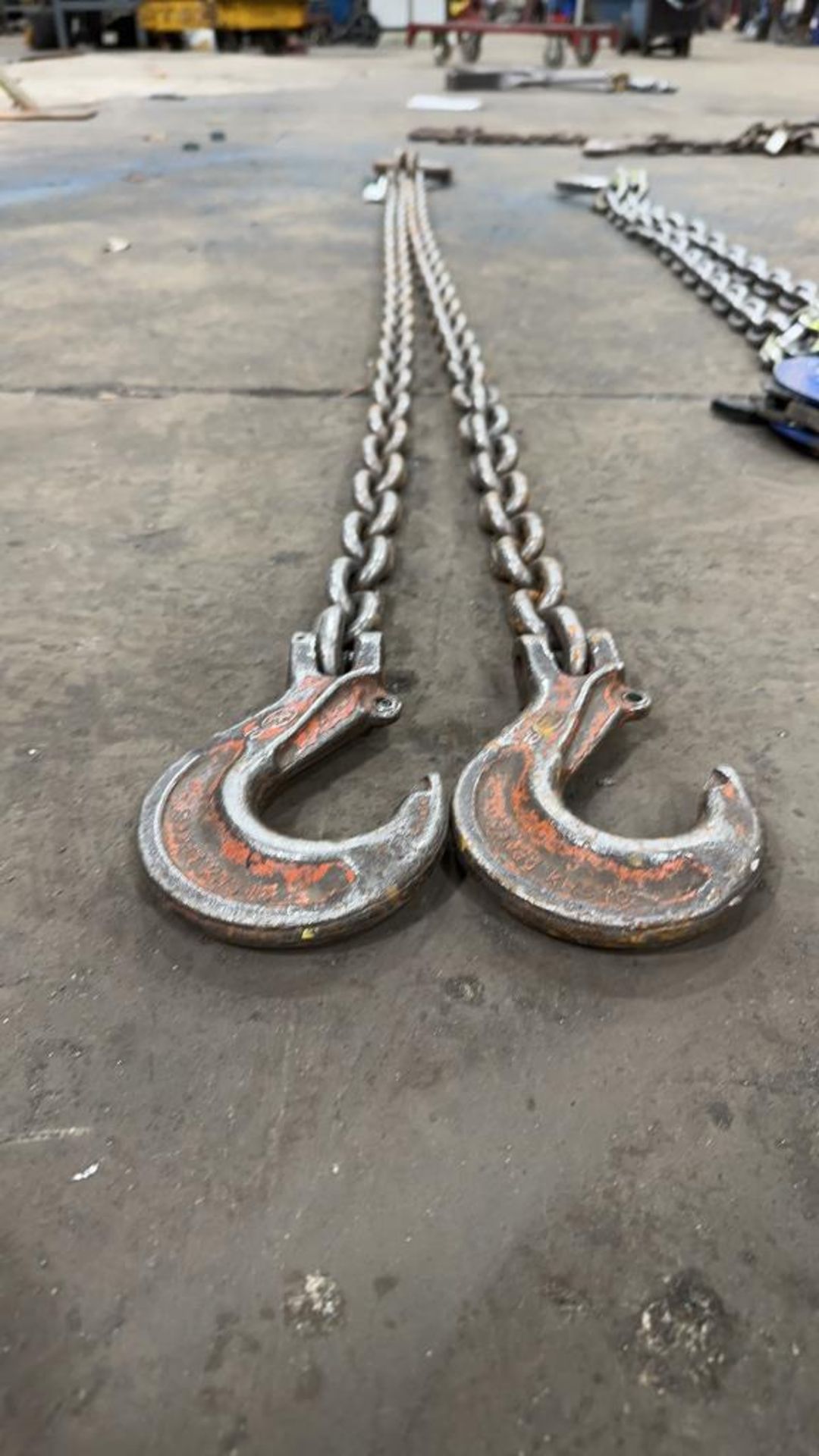 6ft Chains on Rigging Ring with Hoist Hooks - Image 2 of 4