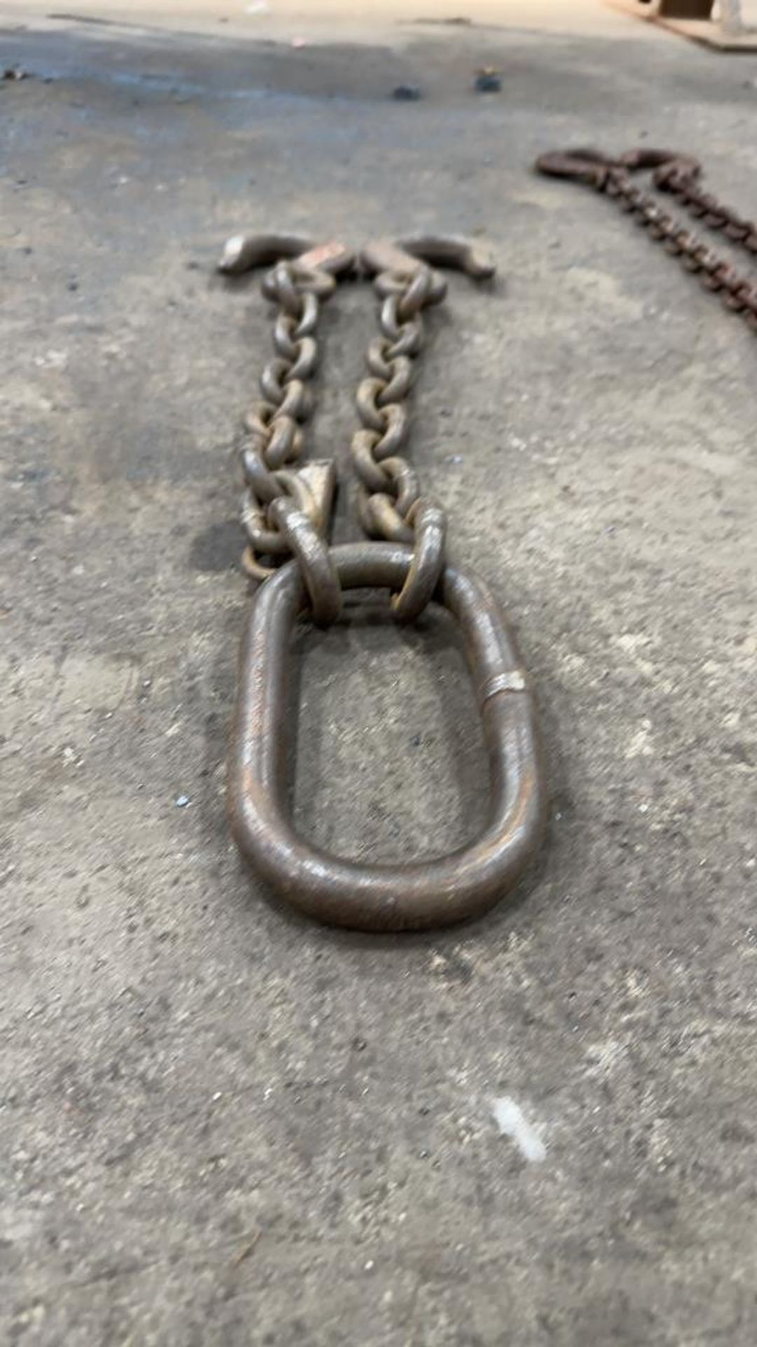 4ft & 2ft Chains on Rigging Rings with Hoist Hooks - Image 2 of 8