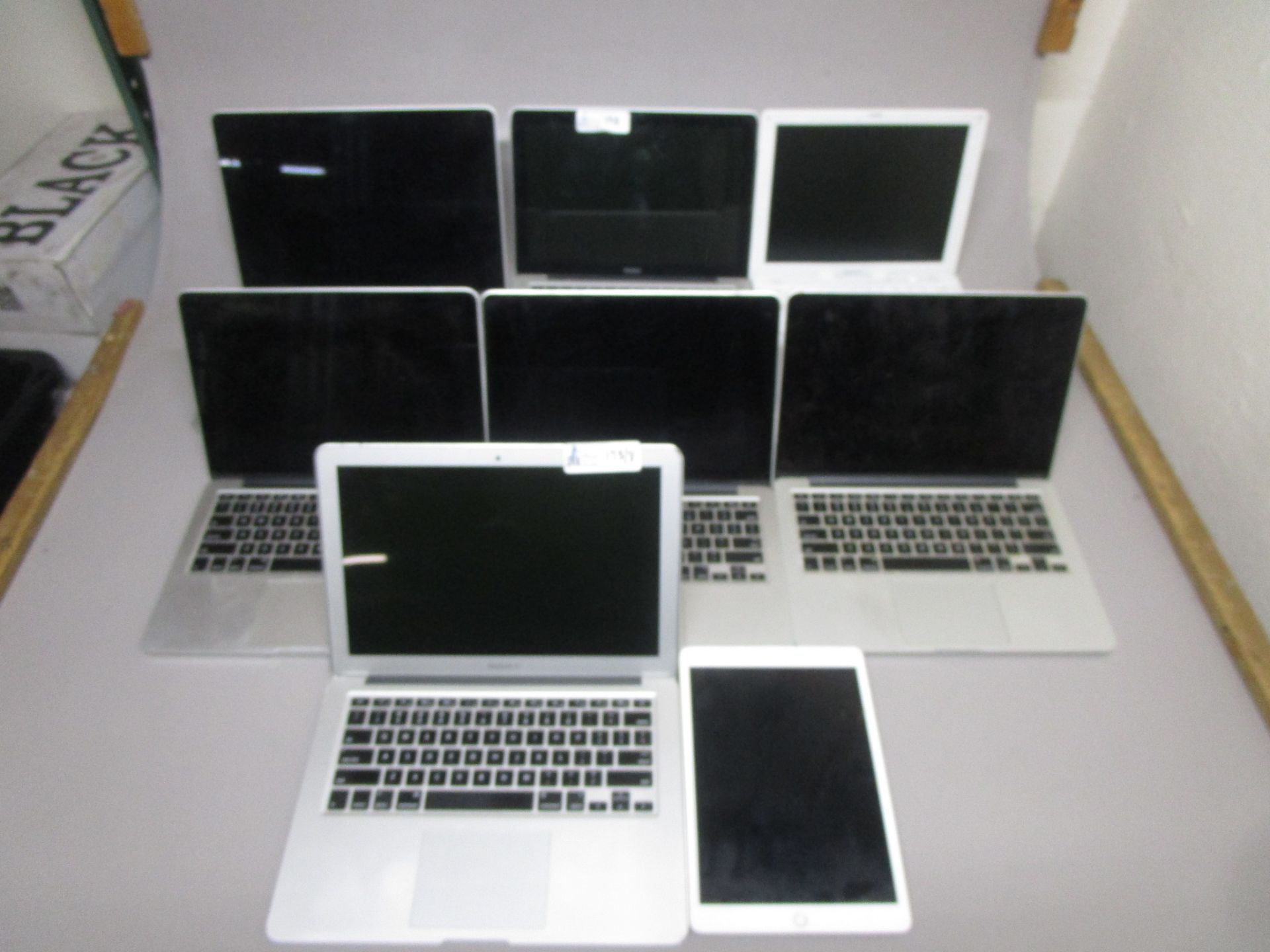 LOT OF 8 MAC LAPTOPS/TABLETS PARTS AND REPAIR