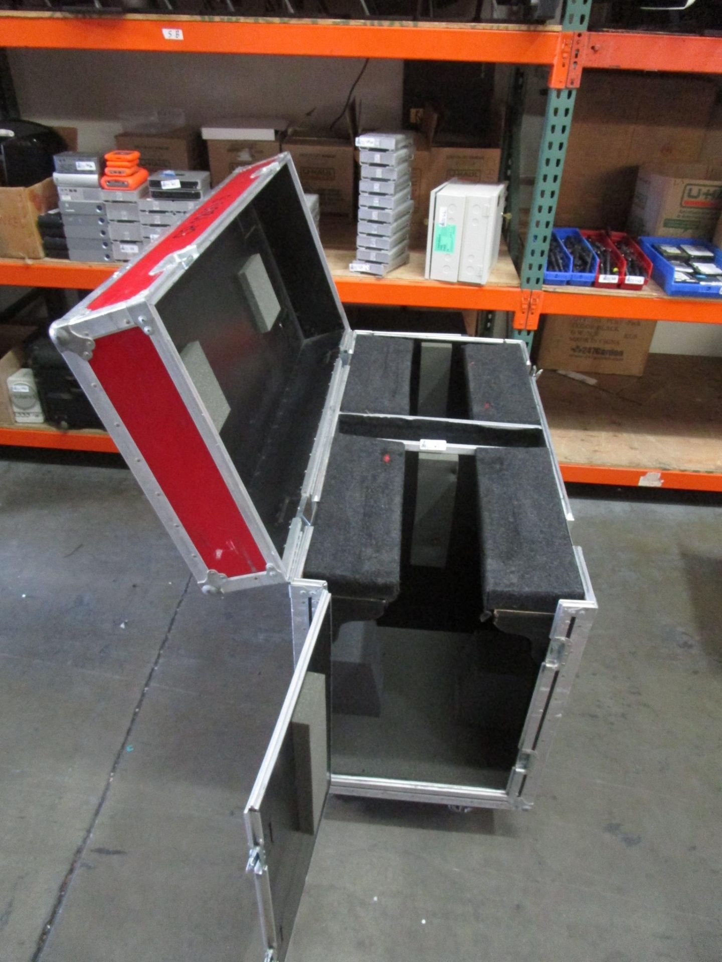 ANVIL ROLLING ROAD CASE (50X24X42) - Image 3 of 3