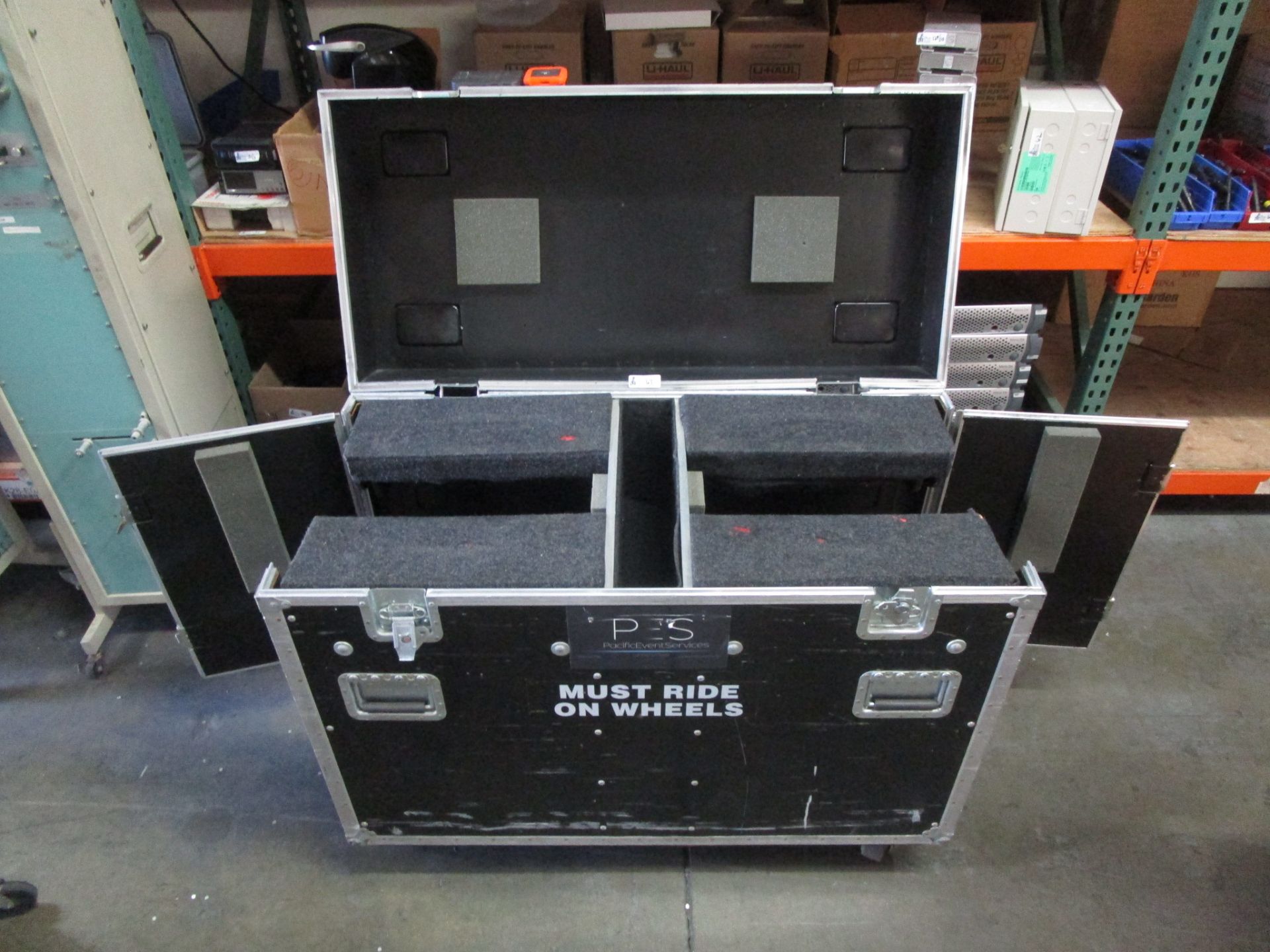 ANVIL ROLLING ROAD CASE (50X24X42) - Image 2 of 3