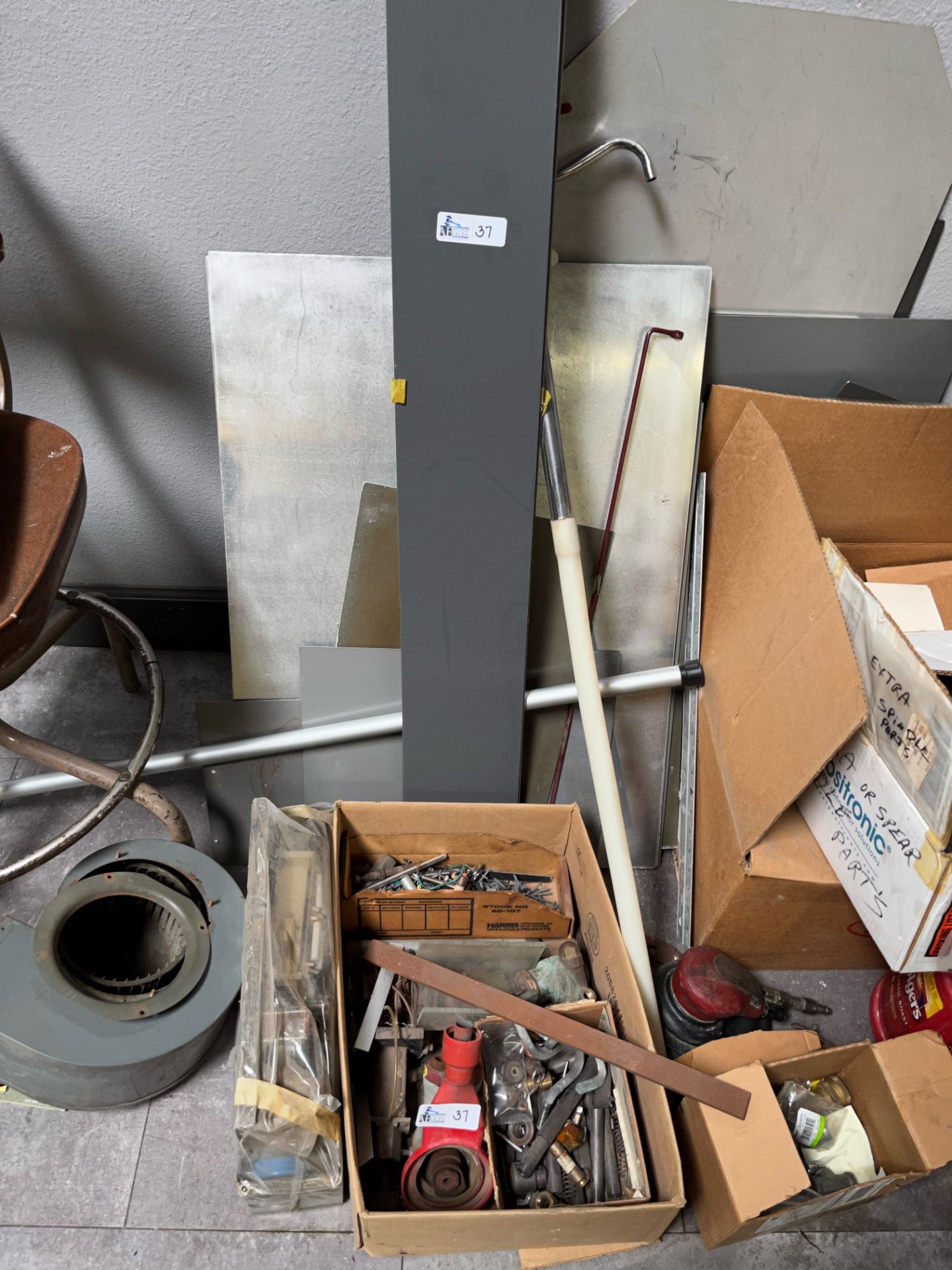 LARGE LOT TOOLS AND MORE - Image 6 of 7