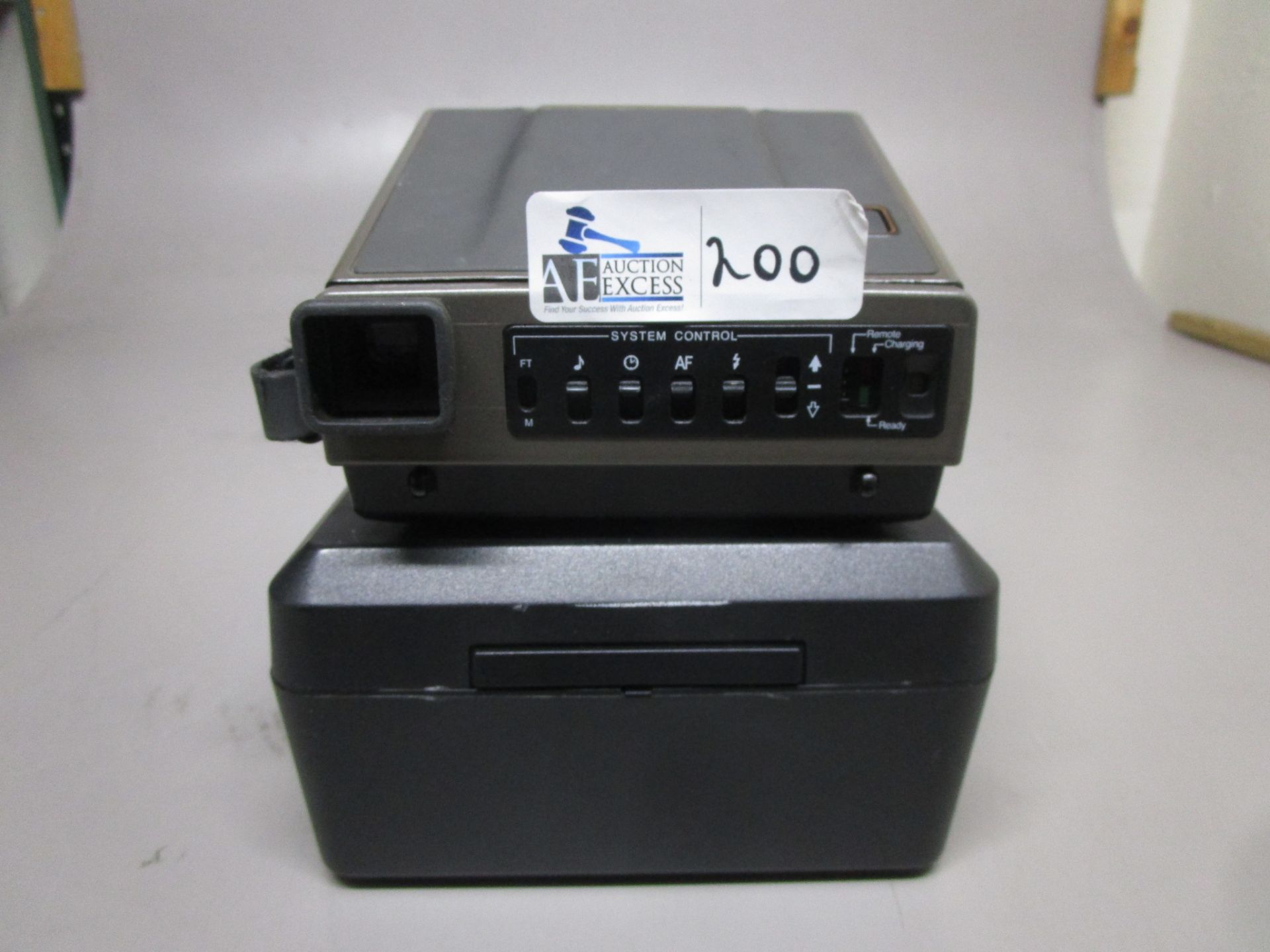 POLAROID SPECTRA SYSTEM CAMERA IN CASE WITH MANUAL - Image 3 of 4