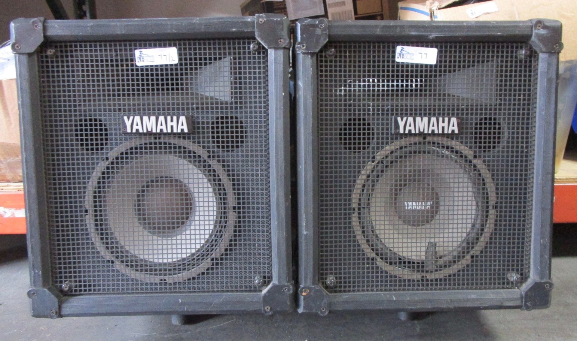 LOT OF 2 YAMAHA SPEAKERS ON STANDS - Image 2 of 8