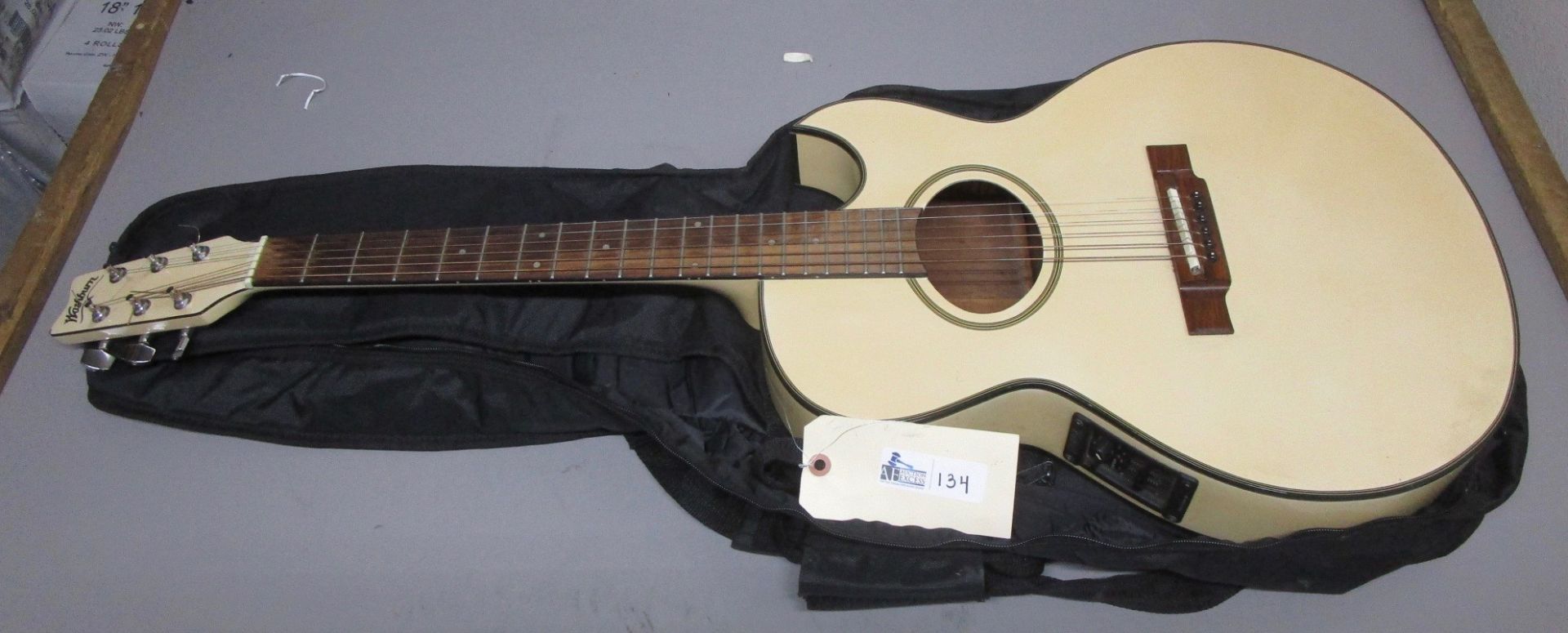 WASHBURN EQUIS II MODEL EA 20WH FESTIVAL SERIES ACOUSTIC/ELECTRIC GUITAR WITH CASE - Image 2 of 9