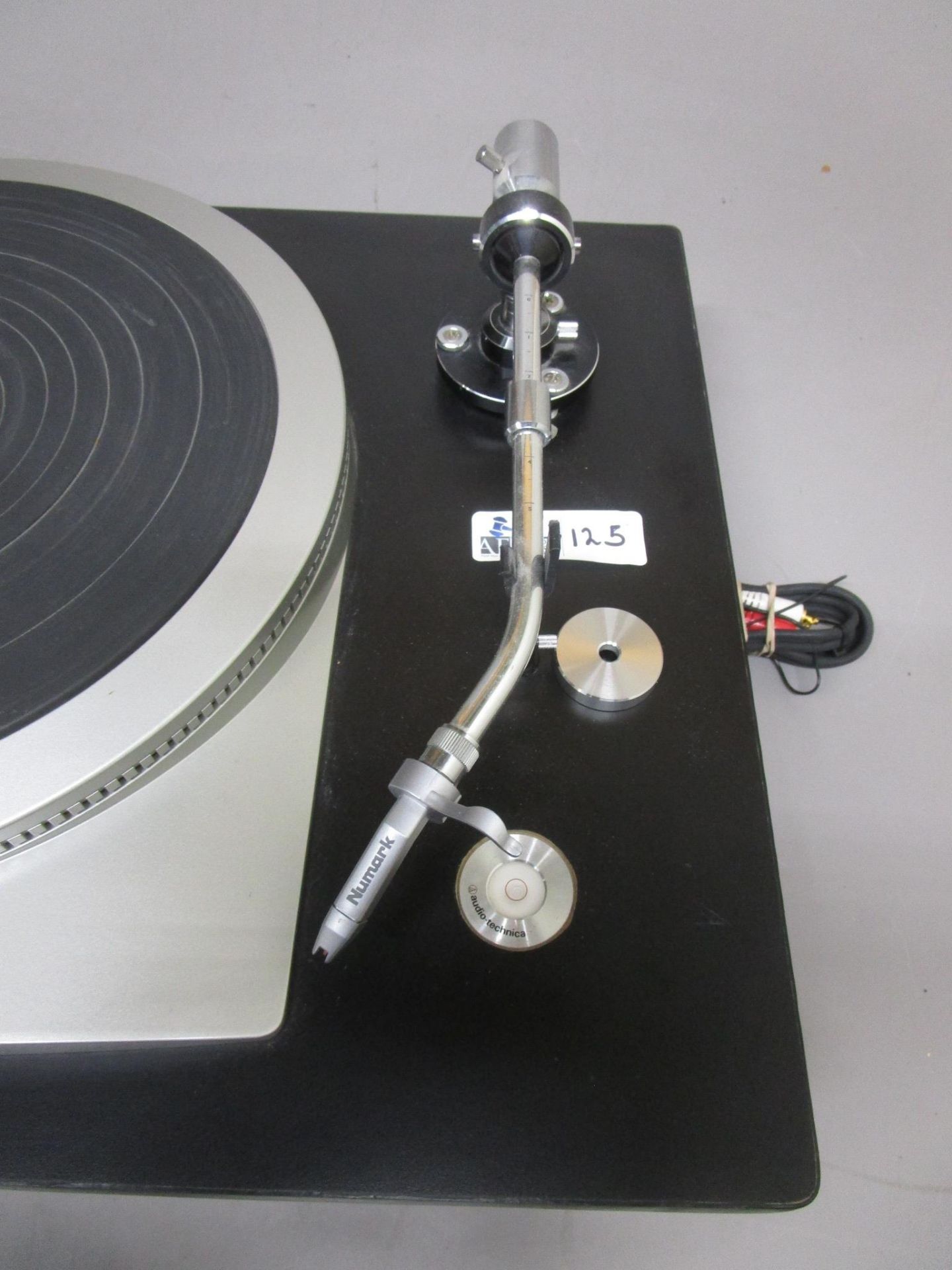 TECHNICS SP-25 QUARTZ DIRECT DRIVE TURNTABLE WITH AUDIO TECHNICA ATP TONE ARM CUSTOM PLYNTH - Image 5 of 6