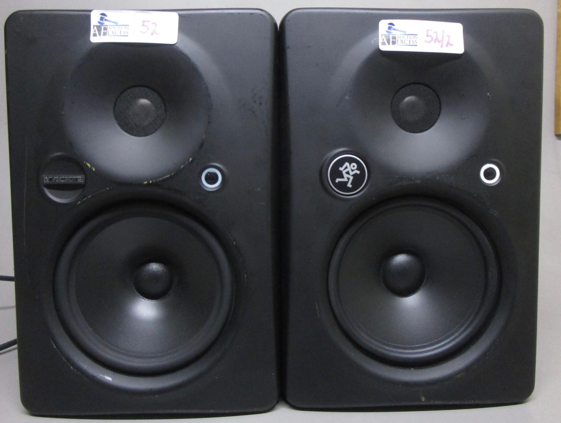 LOT OF 2 MACKIE SPEAKERS HR-624 MK II