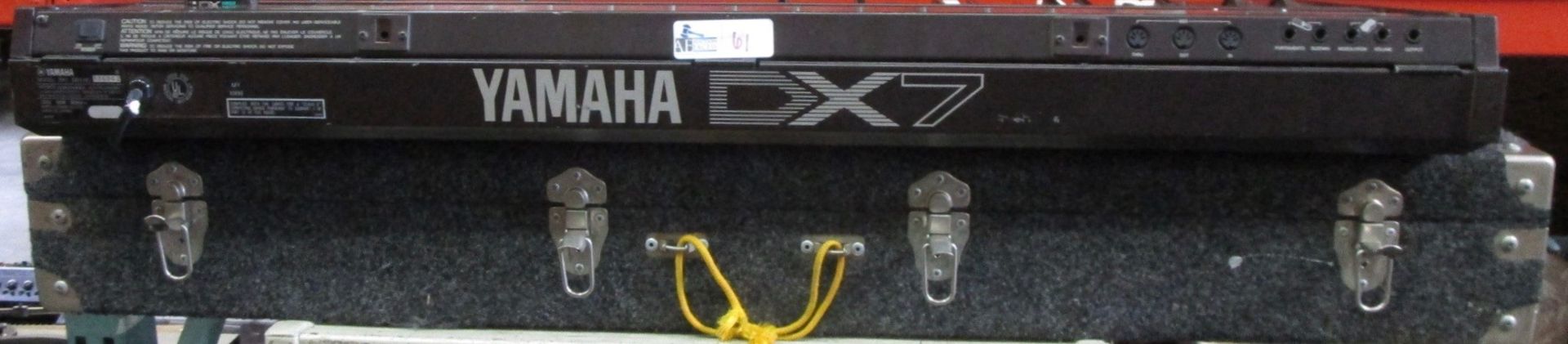 YAMAHA DX7 KEYBOARD IN CASE - Image 3 of 5