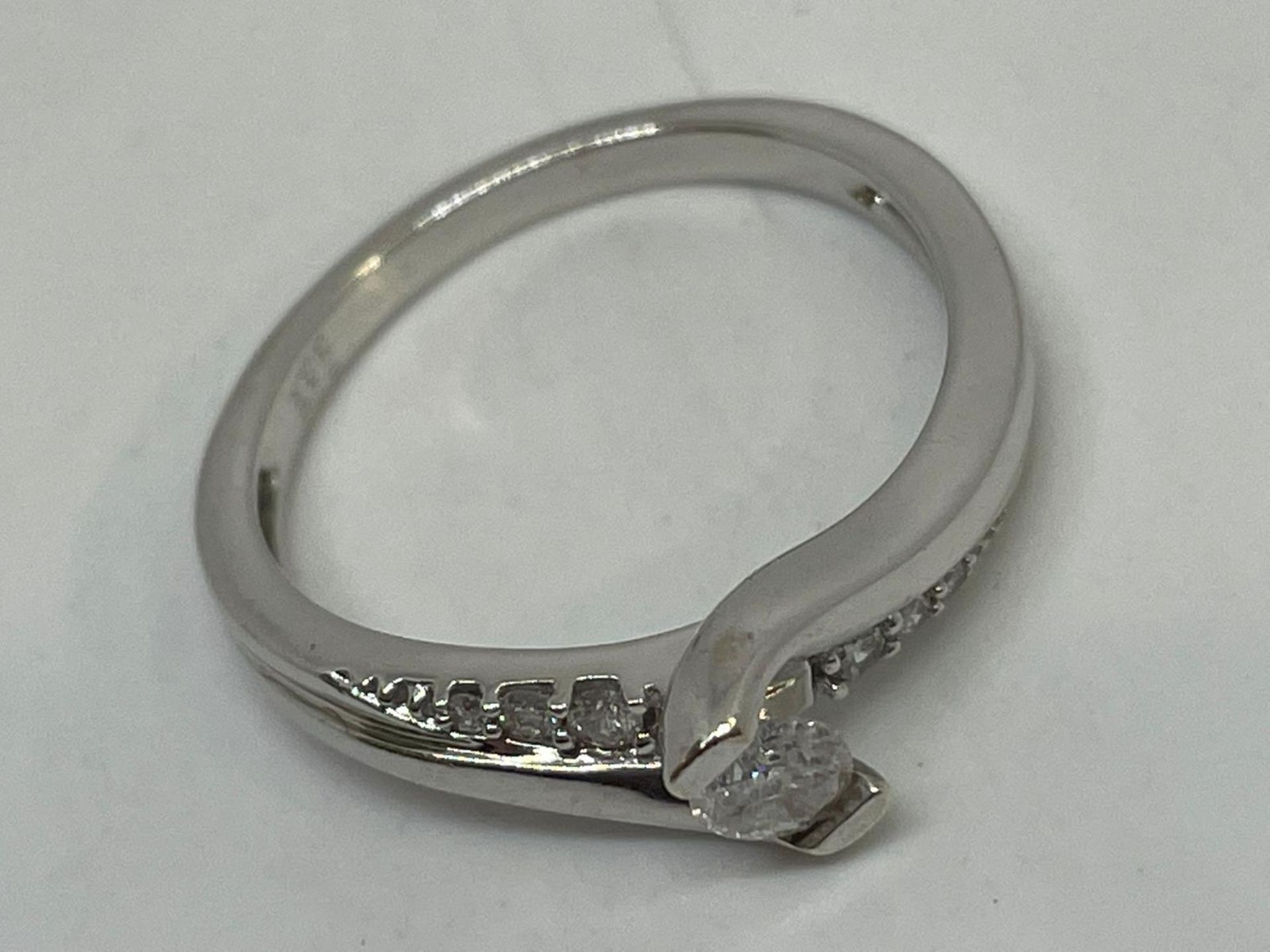 9 ct white gold diamond ring - Image 2 of 2
