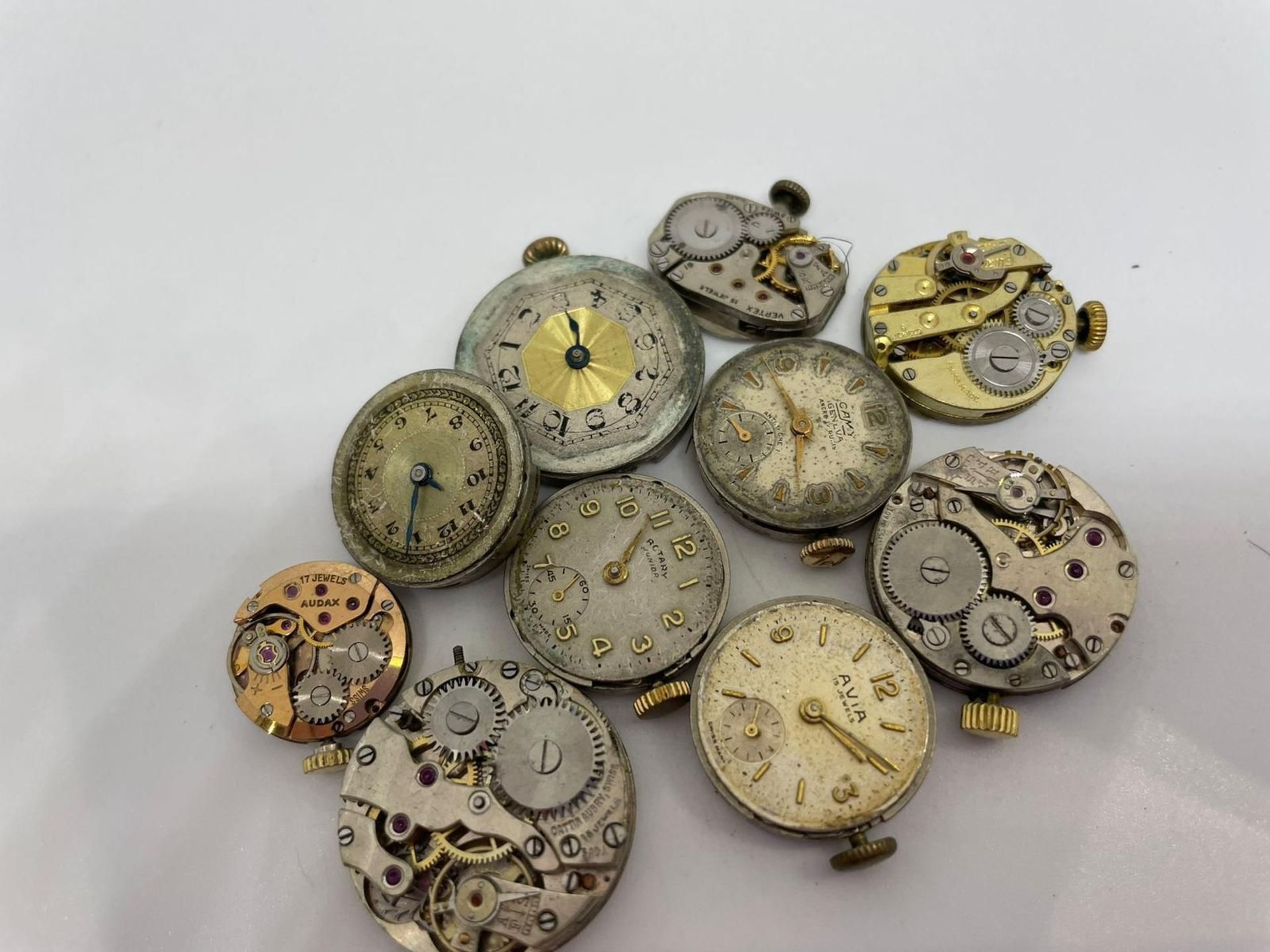 10 assorted ladies watch movements - Image 2 of 2