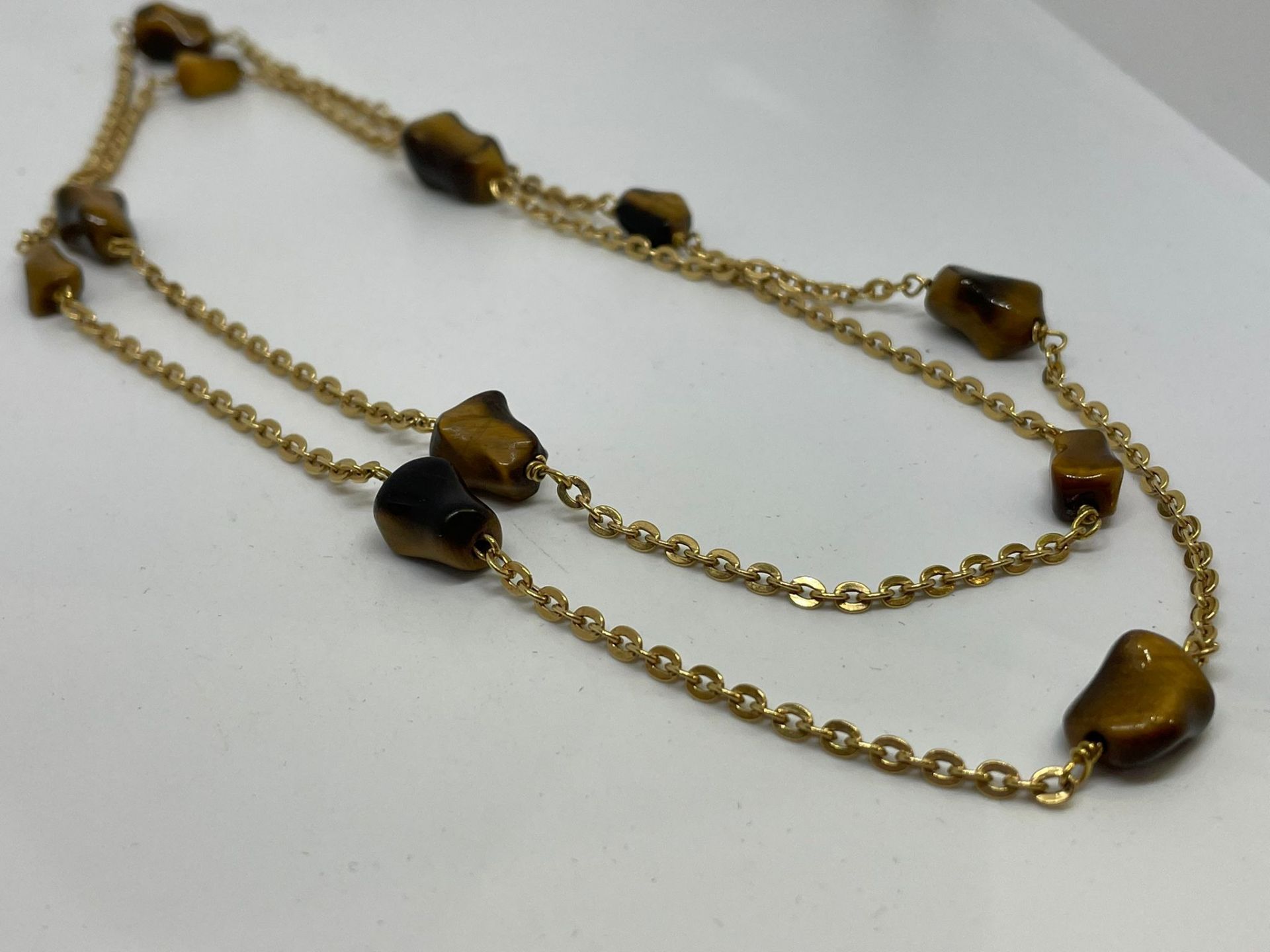 18 ct gold tigers eye necklace - Image 2 of 2