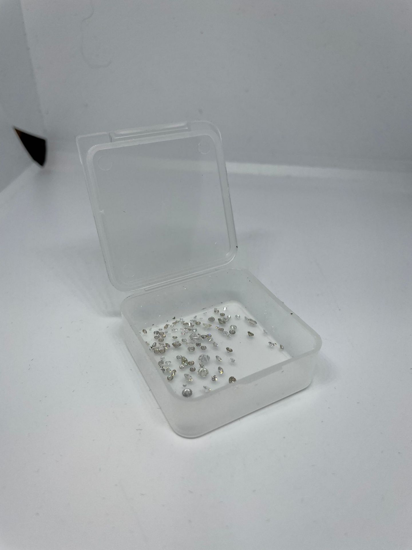 3 ct's of assorted cut diamonds - Image 2 of 2