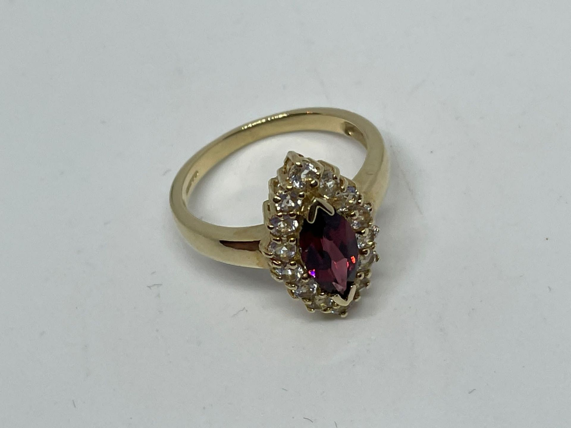 9 ct gold garnet and white zircon cluster ring - Image 2 of 3