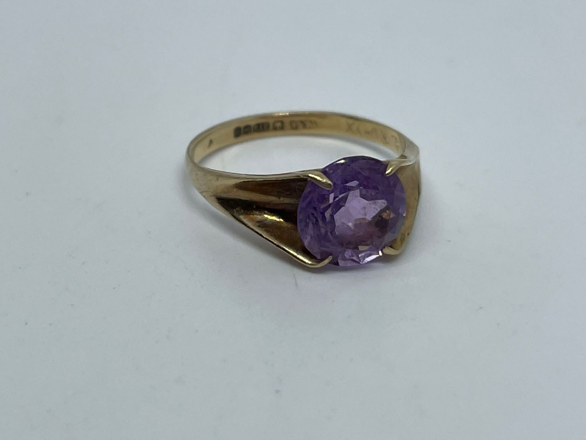 9 ct gold amethyst ring - Image 2 of 2