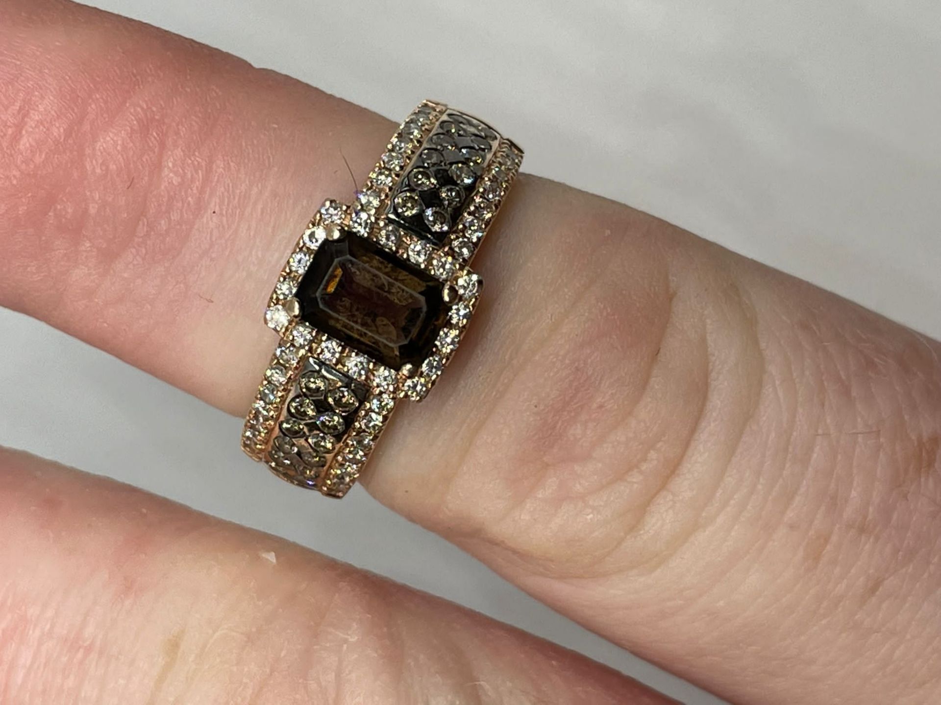 14 ct rose gold diamond ring with chocolate diamonds - Image 3 of 3