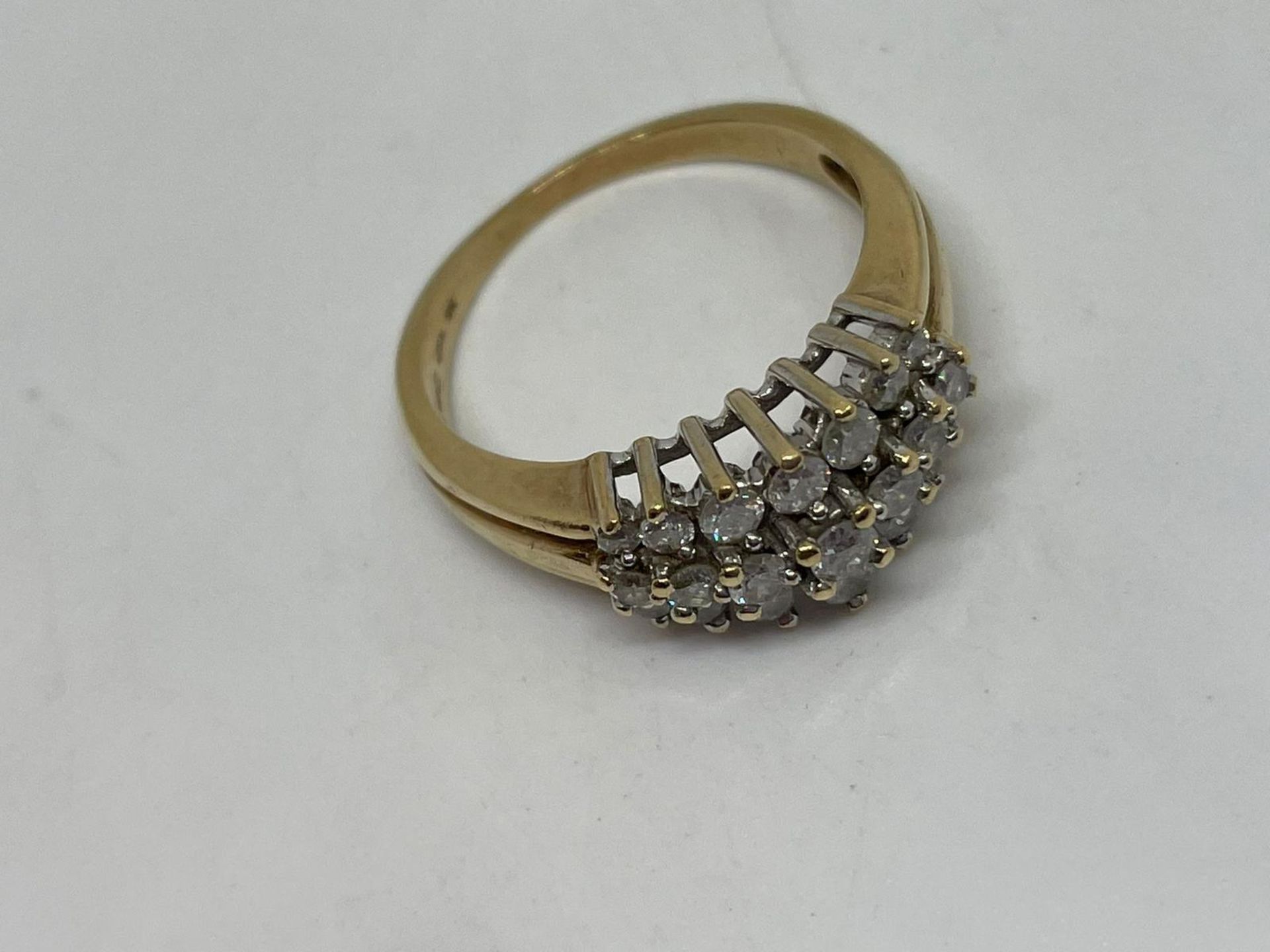 9ct gold diamond ring - Image 3 of 3