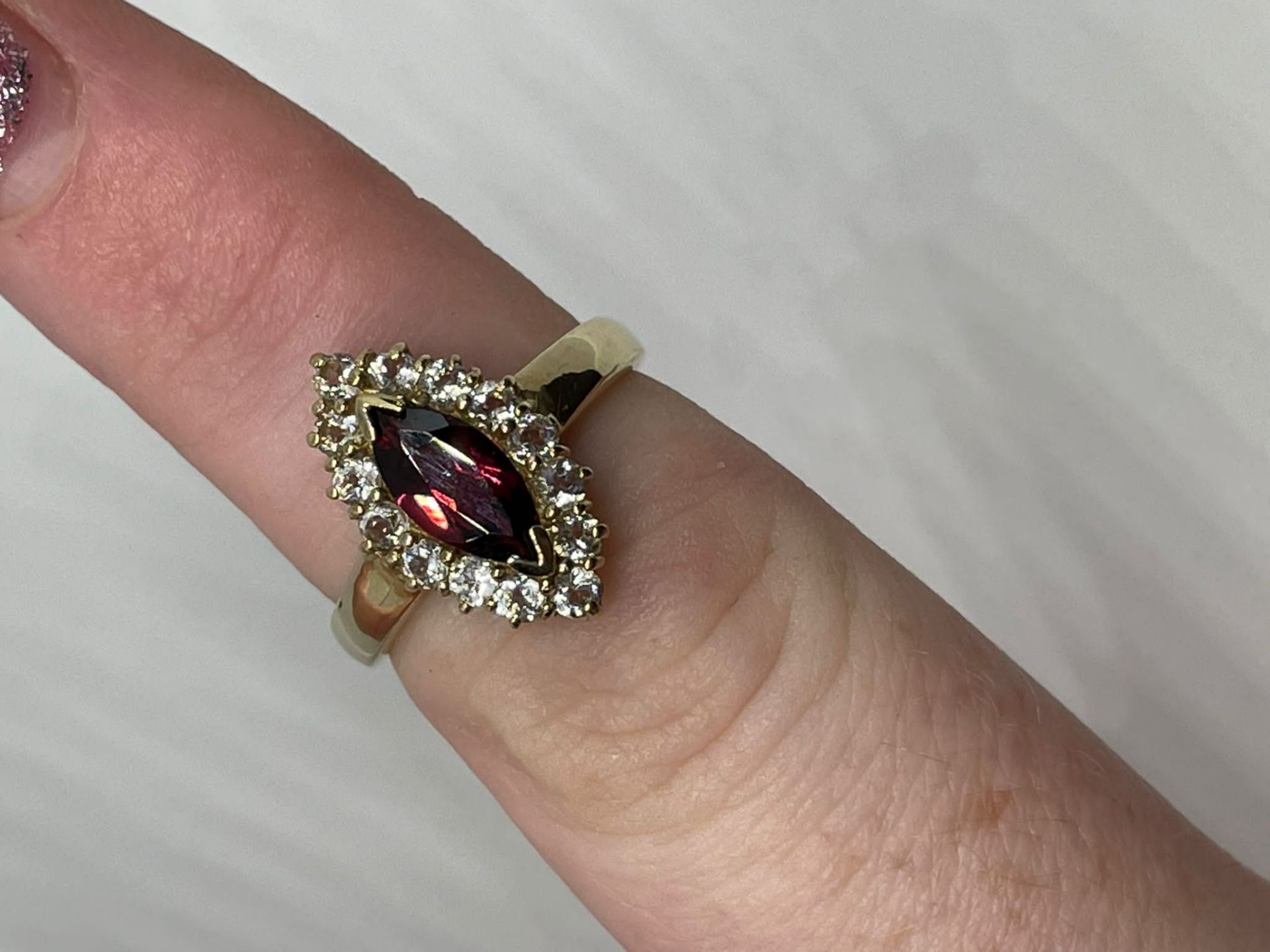 9 ct gold garnet and white zircon cluster ring - Image 3 of 3