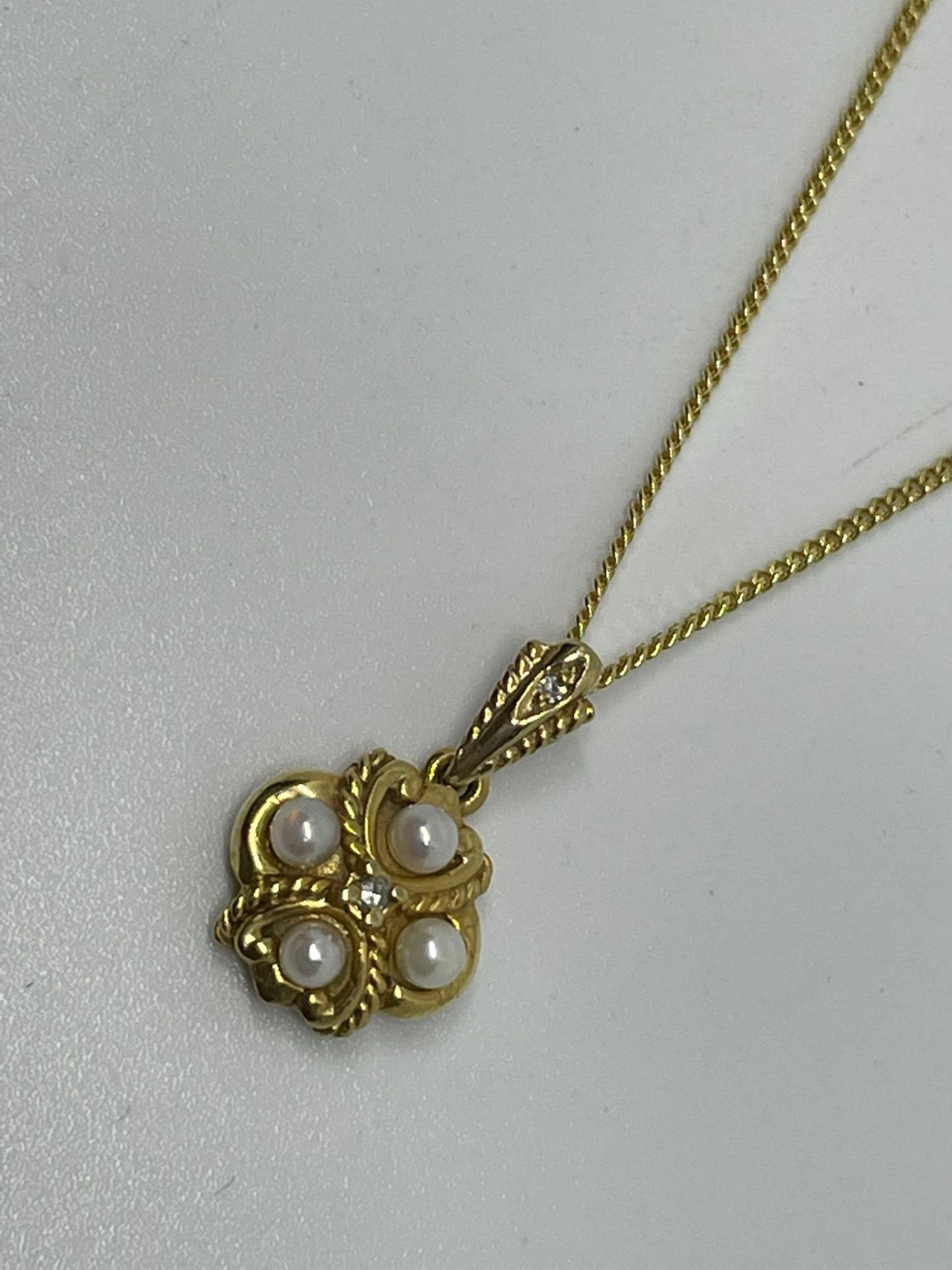 9 ct gold pearl and diamond pendant and chain - Image 2 of 2