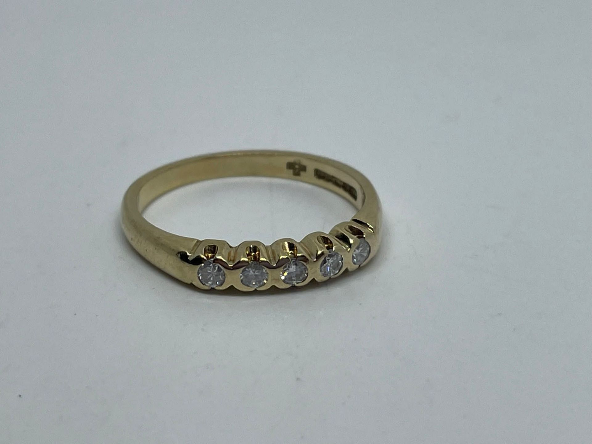 9 ct gold diamond ring