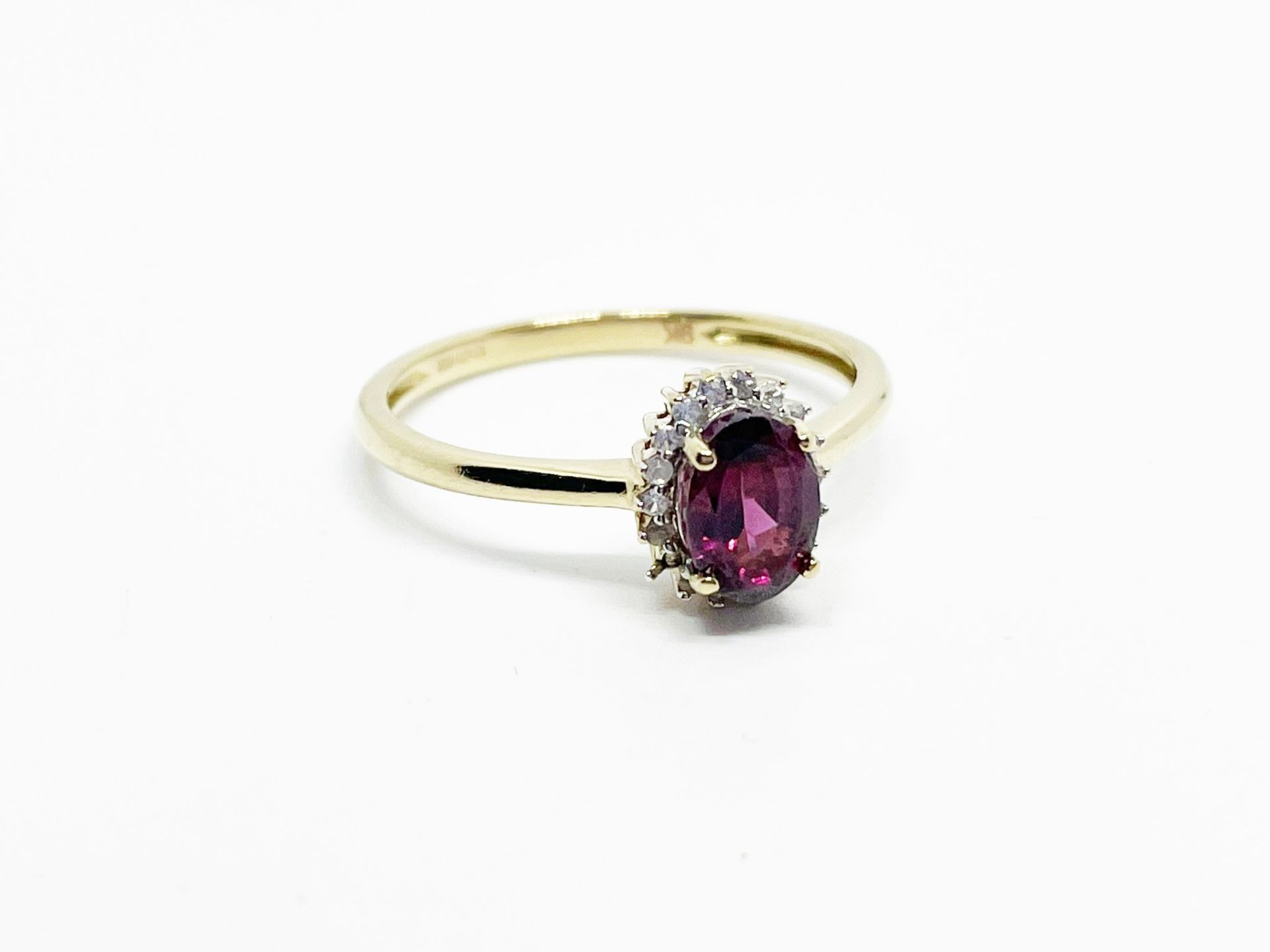 9 ct gold garnet and diamond ring