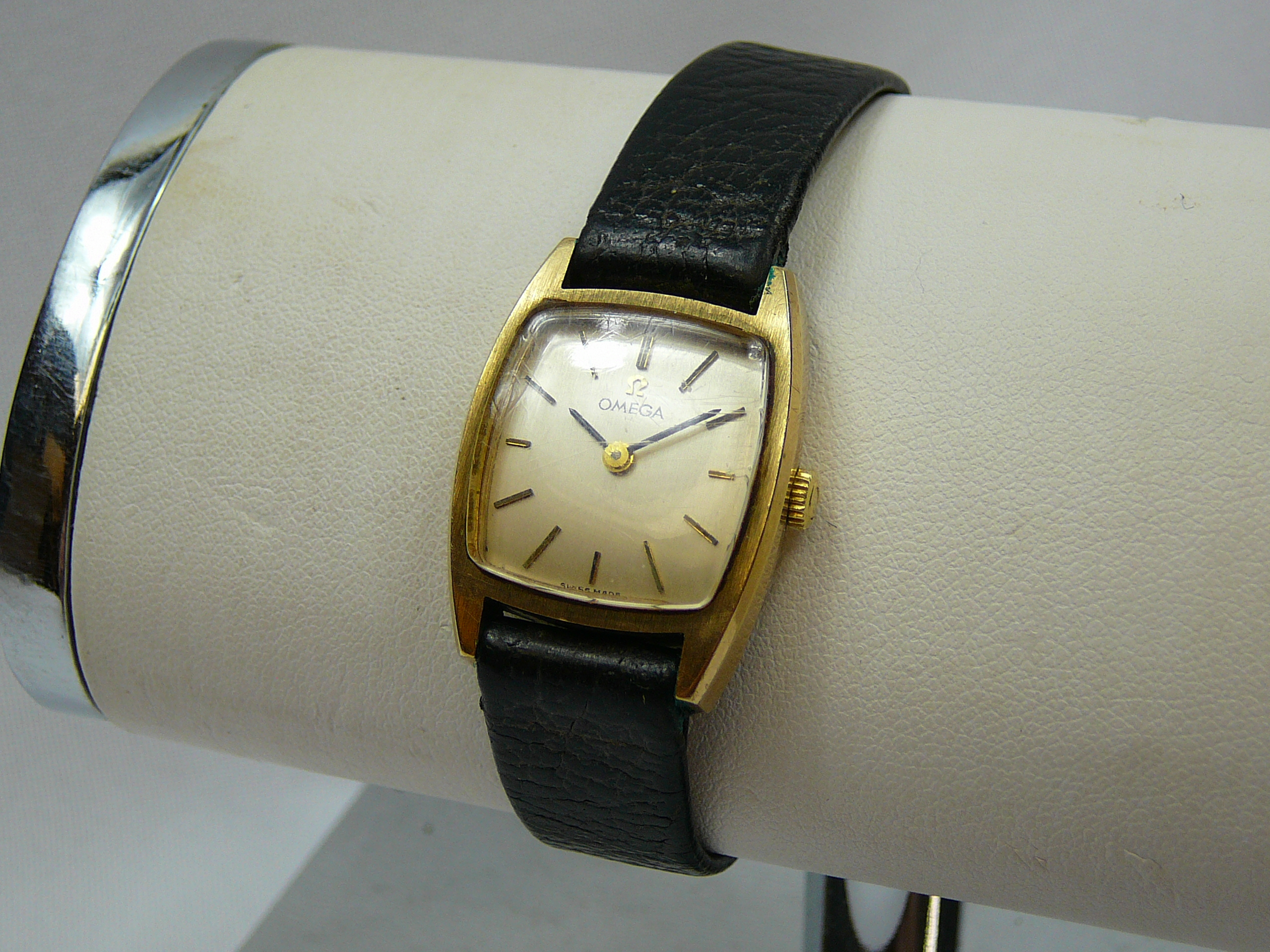 Ladies Vintage Omega Gold Wristwatch - Image 2 of 3