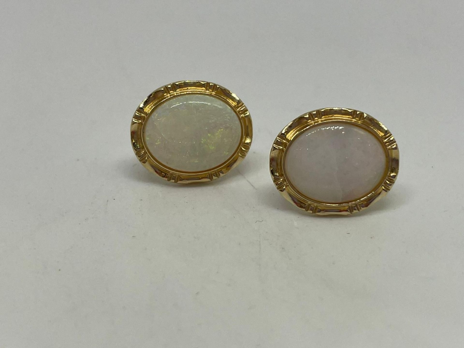 14 ct gold opal stud earrings