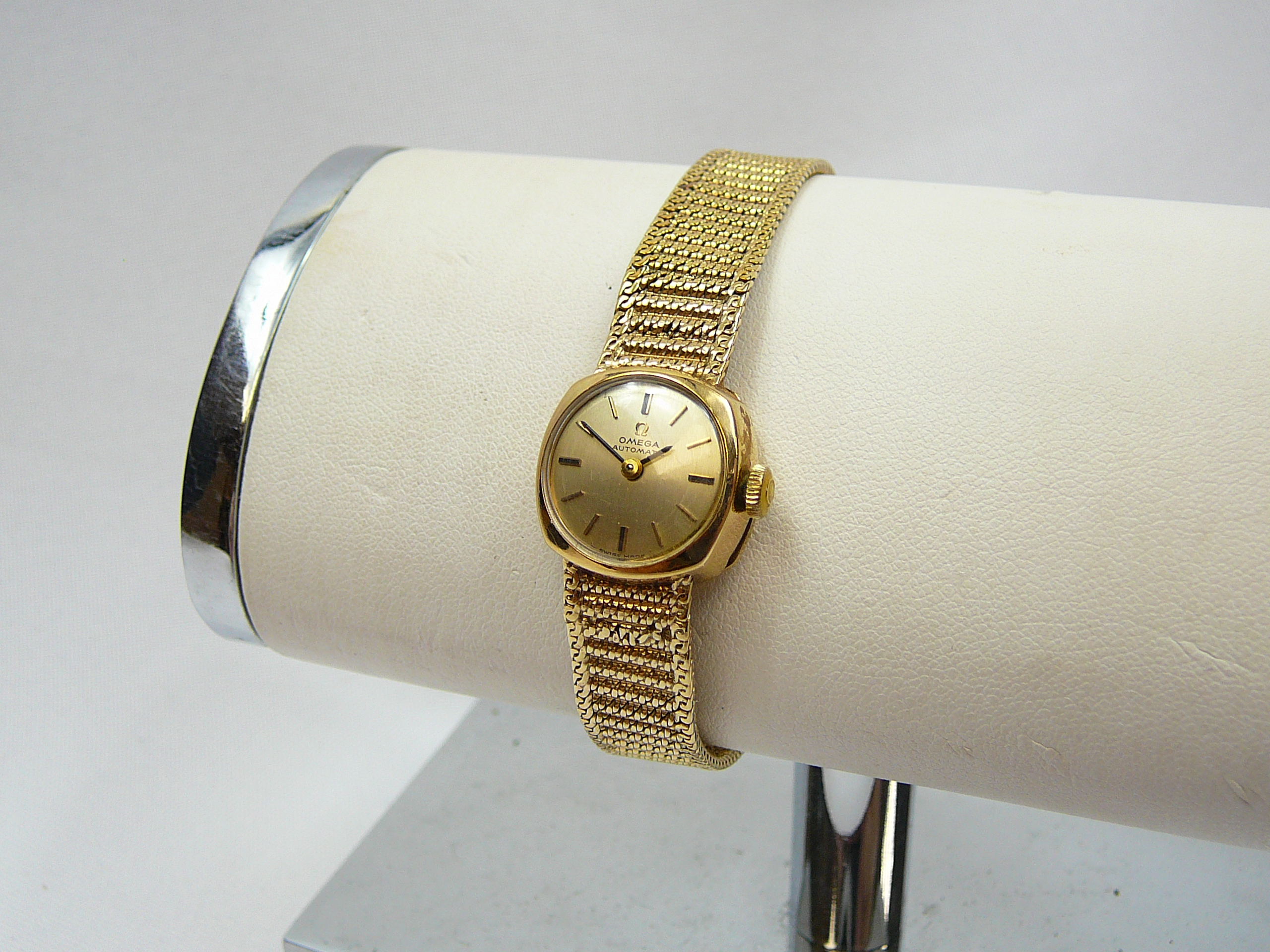 Ladies Gold Vintage Omega Wristwatch - Image 2 of 3