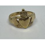 9 ct gold claddagh ring