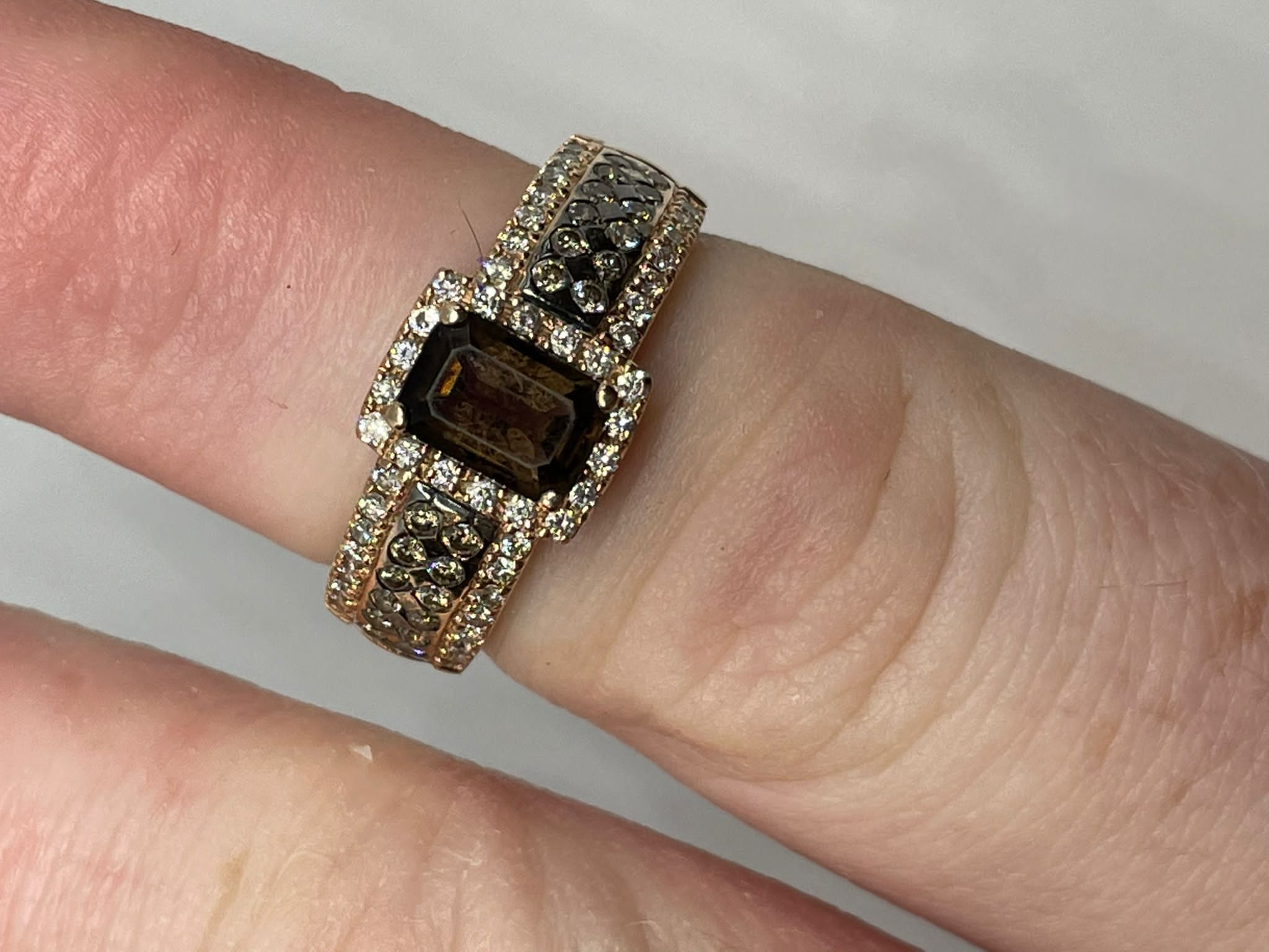 14 ct rose gold diamond ring with chocolate diamonds - Image 2 of 3