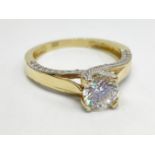 14 ct gold CZ ring