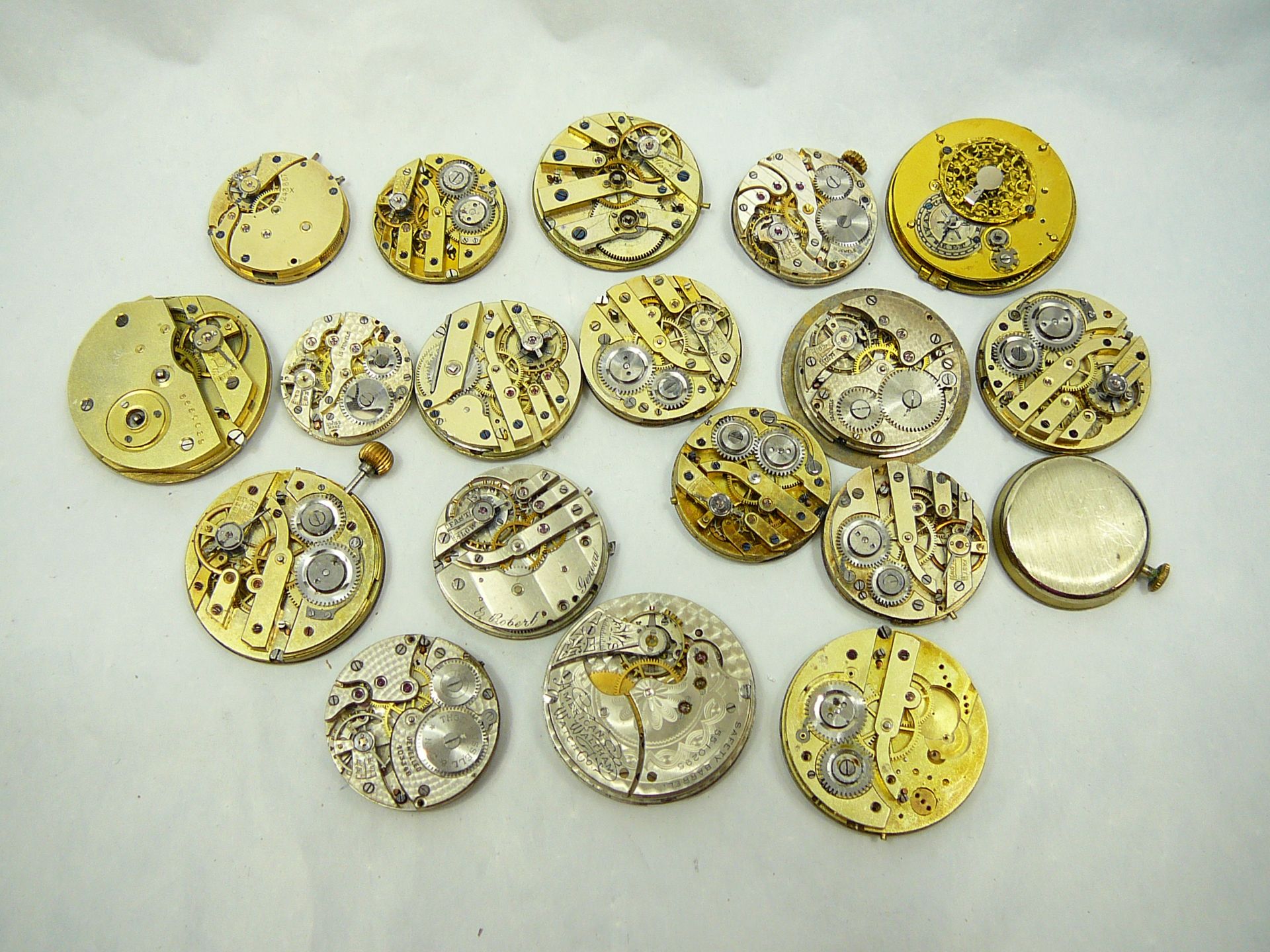 Assorted pocketwatch movements - Image 2 of 2