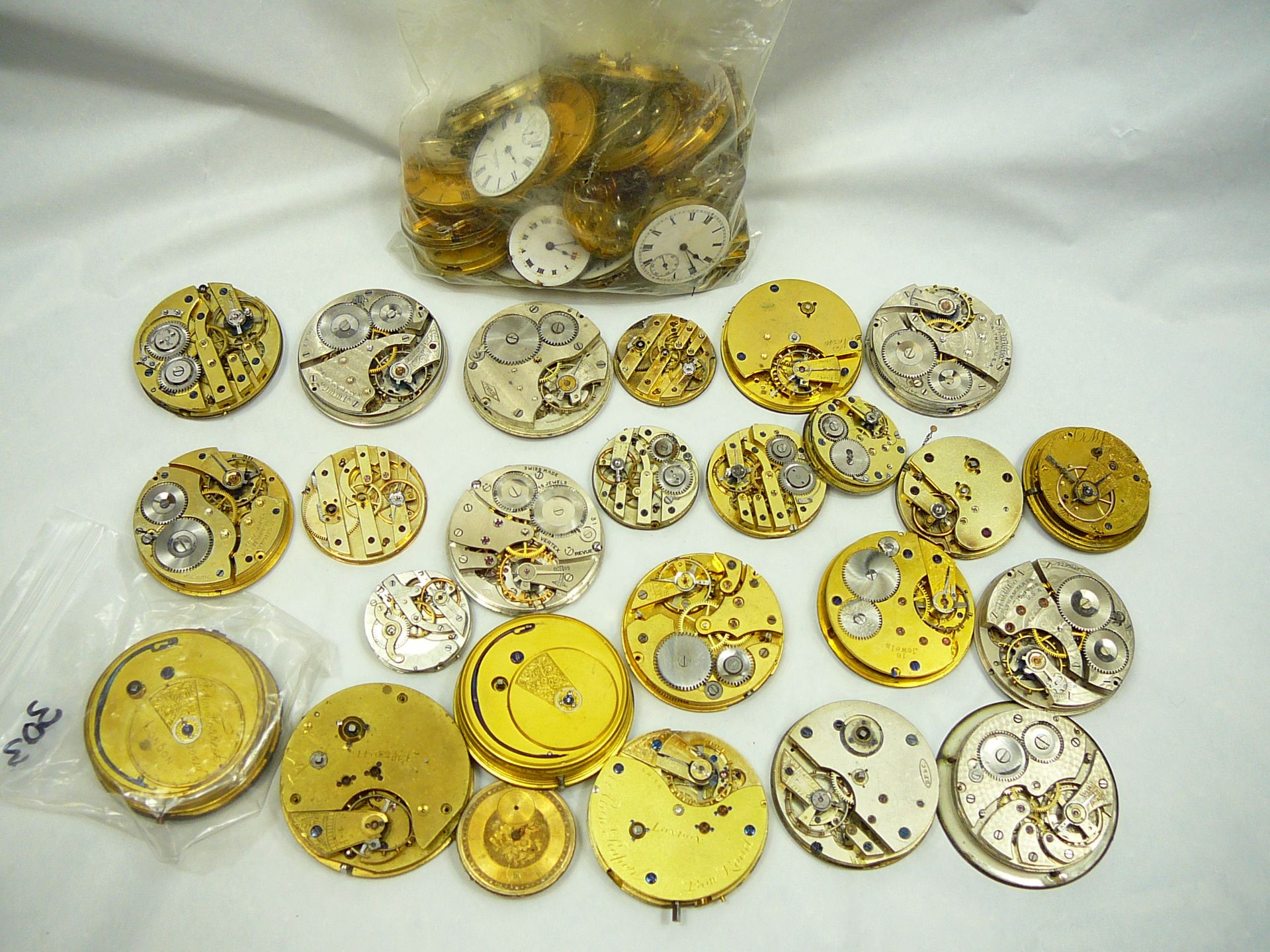 Assorted pocketwatch movements - Image 2 of 2