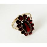 8 ct gold garnet ring