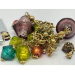 Assorted 9ct gold glass bead set gold
