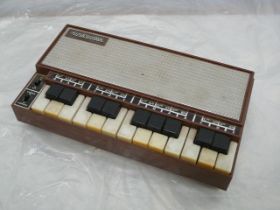 Musicmaster small battery keyboard