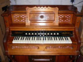 Miller Organ Co Harmonium
