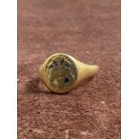 An 18ct signet ring, 7 grams.