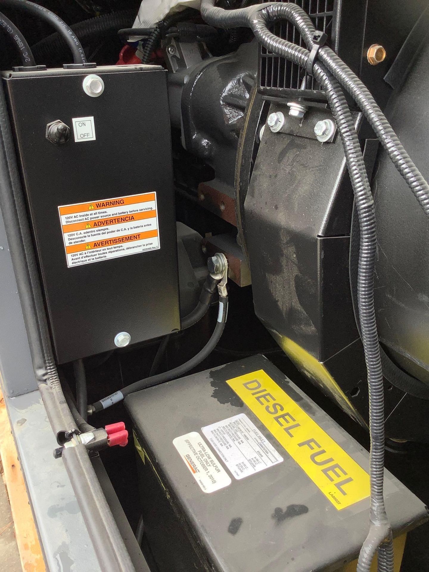 UNUSED GENERAC INDUSTRIAL POWER GENERATOR MODEL SD010, DIESEL , APPROX 10 KW, APPROX 60HZ, PHASE 1, - Image 8 of 23