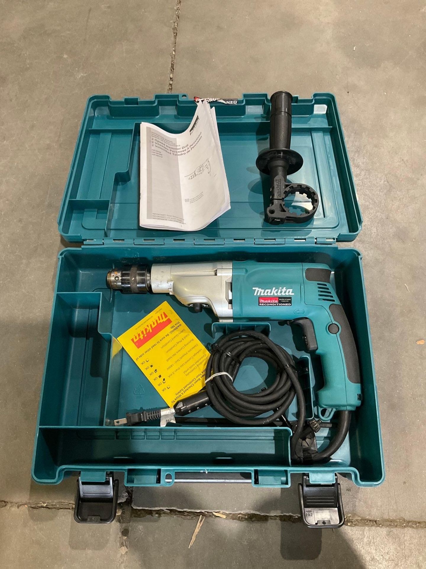 MAKITA 2 SPEED HAMMER DRILL MODEL HP2050WITH CARRYING CASE , RECONDITIONED, APPROX 120VOLTS, APPROX
