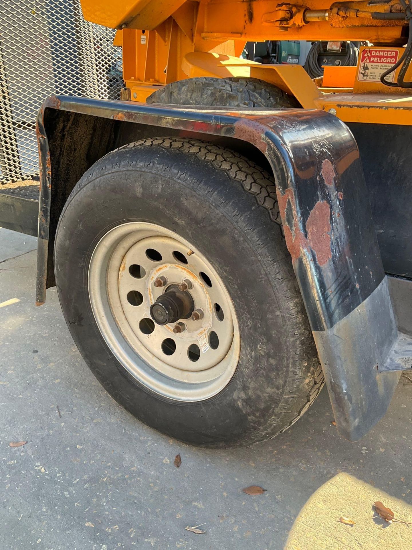 BANDIT STUMP GRINDER 2100SP W/TRAILER, LOW HRS SHOWING, DIESEL, CATERPILLAR MOTOR, 4x4, - Image 15 of 36