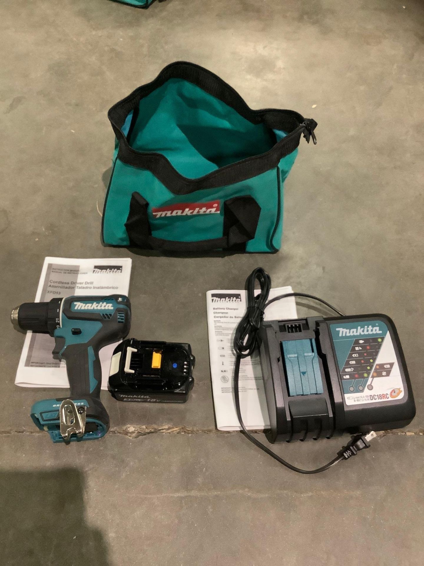 ( 1 )MAKITA BRUSHLESS CORDLESS DRIVER DRILL MODEL XFD13, RECONDITION , ( 1 ) 18V LITHIUM ION BATTERY