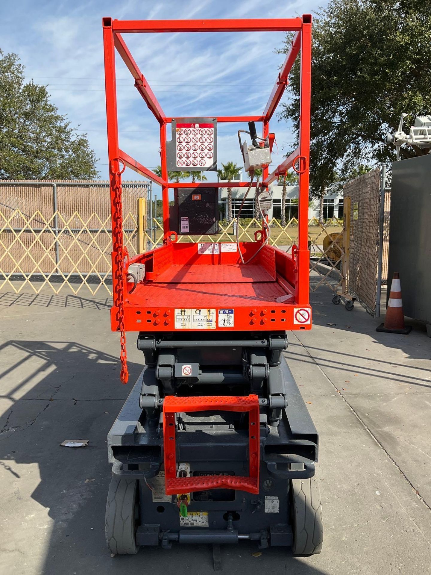 2014 SKYJACK SCISSOR LIFT MODEL SJIII-3219, ELECTRIC, APPROX MAX PLATFORM HEIGHT 19FT, BUILT IN BATT - Image 6 of 14