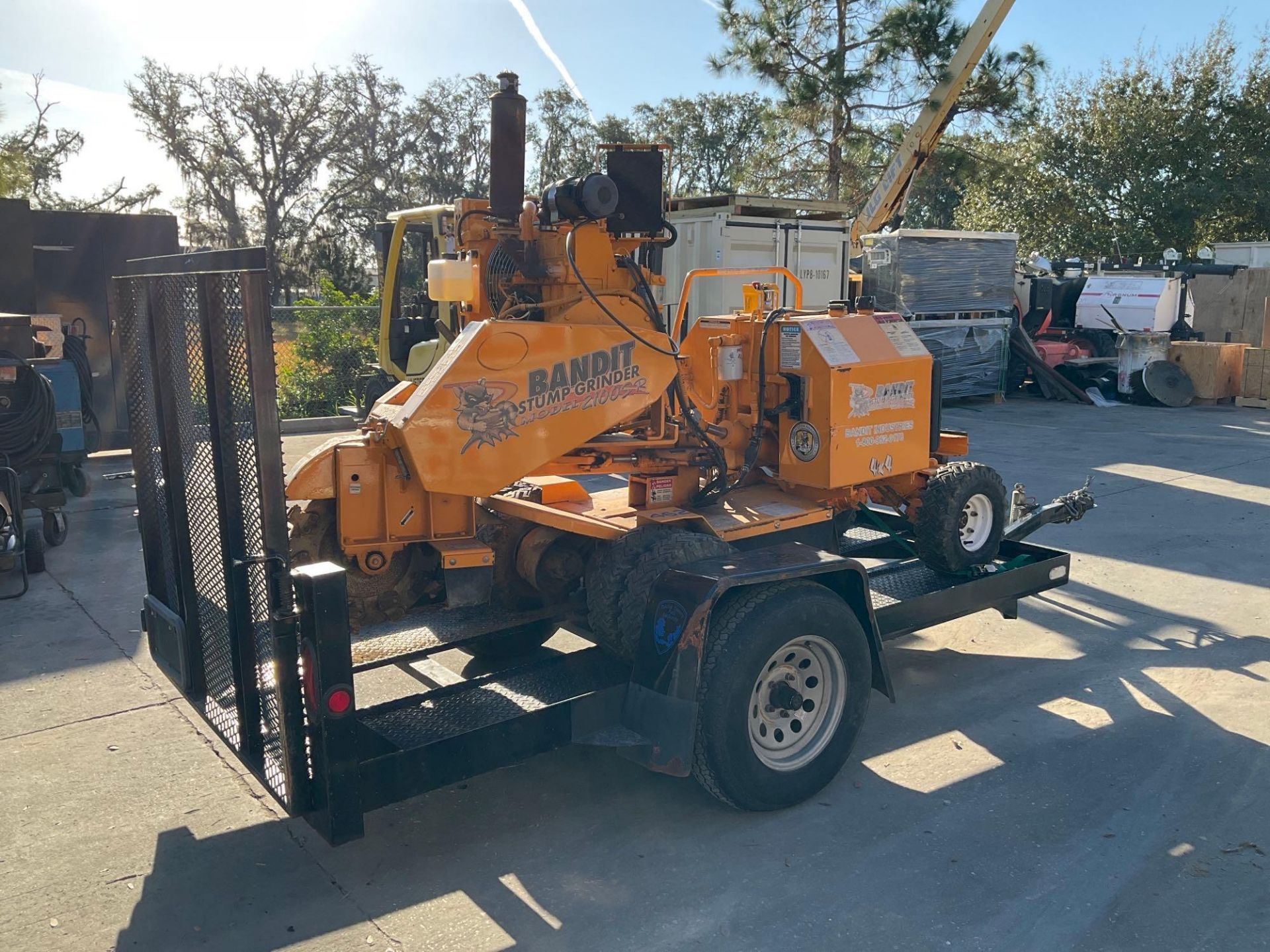 BANDIT STUMP GRINDER 2100SP W/TRAILER, LOW HRS SHOWING, DIESEL, CATERPILLAR MOTOR, 4x4, - Image 5 of 36