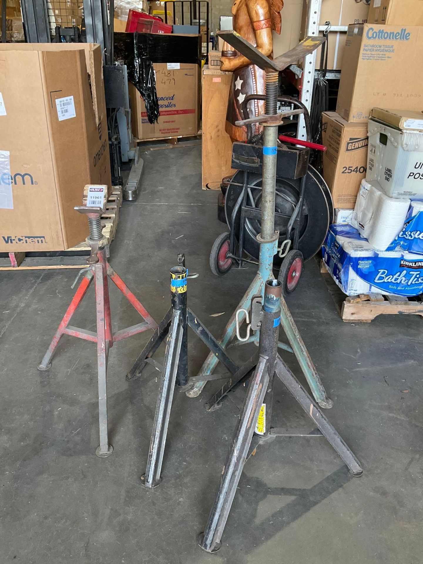 ( 4 ) PIPE STANDS