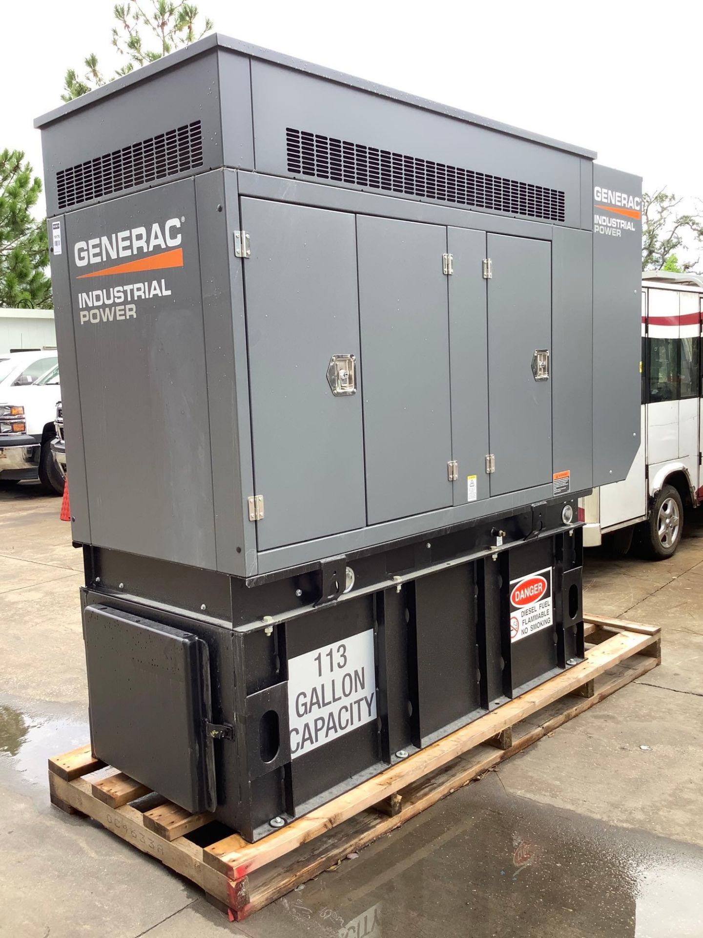 UNUSED GENERAC INDUSTRIAL POWER GENERATOR MODEL SD010, DIESEL , APPROX 10 KW, APPROX 60HZ, PHASE 1, - Image 14 of 23