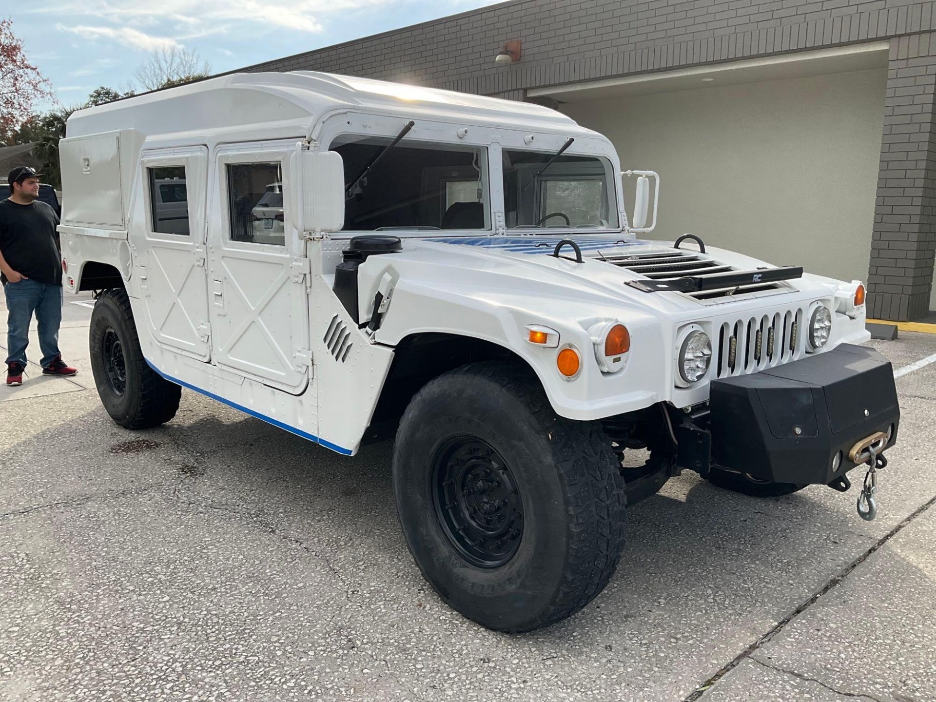 HUMVEE, AUTOMATIC, POWER STEERING, WINCH, GENERATOR SYSTEM, MANUAL WINDOWS, STEREO, BACK UP CAMERA, - Image 17 of 34