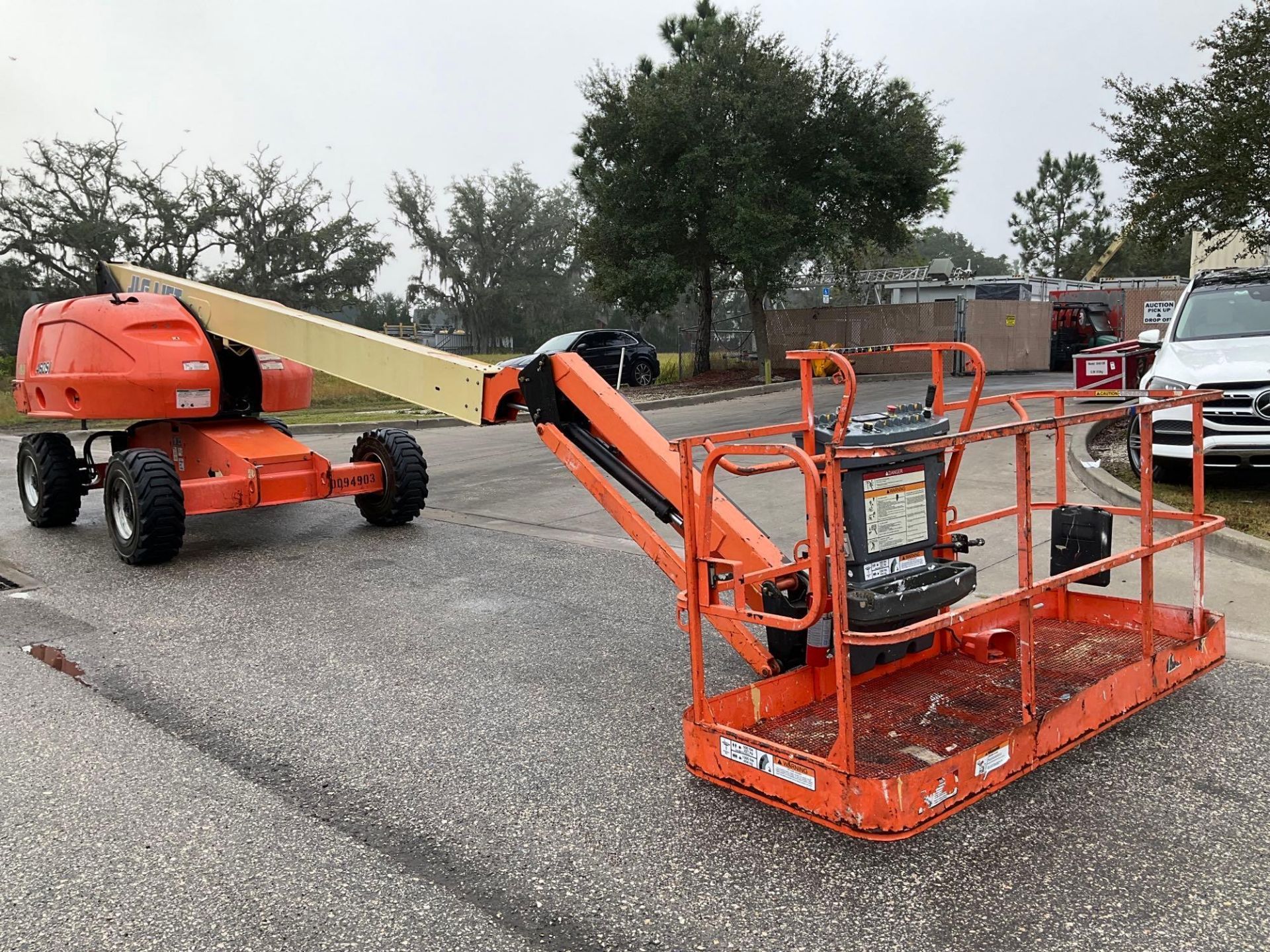 2012 JLG BOOM LIFT MODEL 460SJ, DIESEL, 4x4, APPROX MAX PLATFORM HEIGHT 46FT, APPROX MAX HORIZONTAL - Image 11 of 19