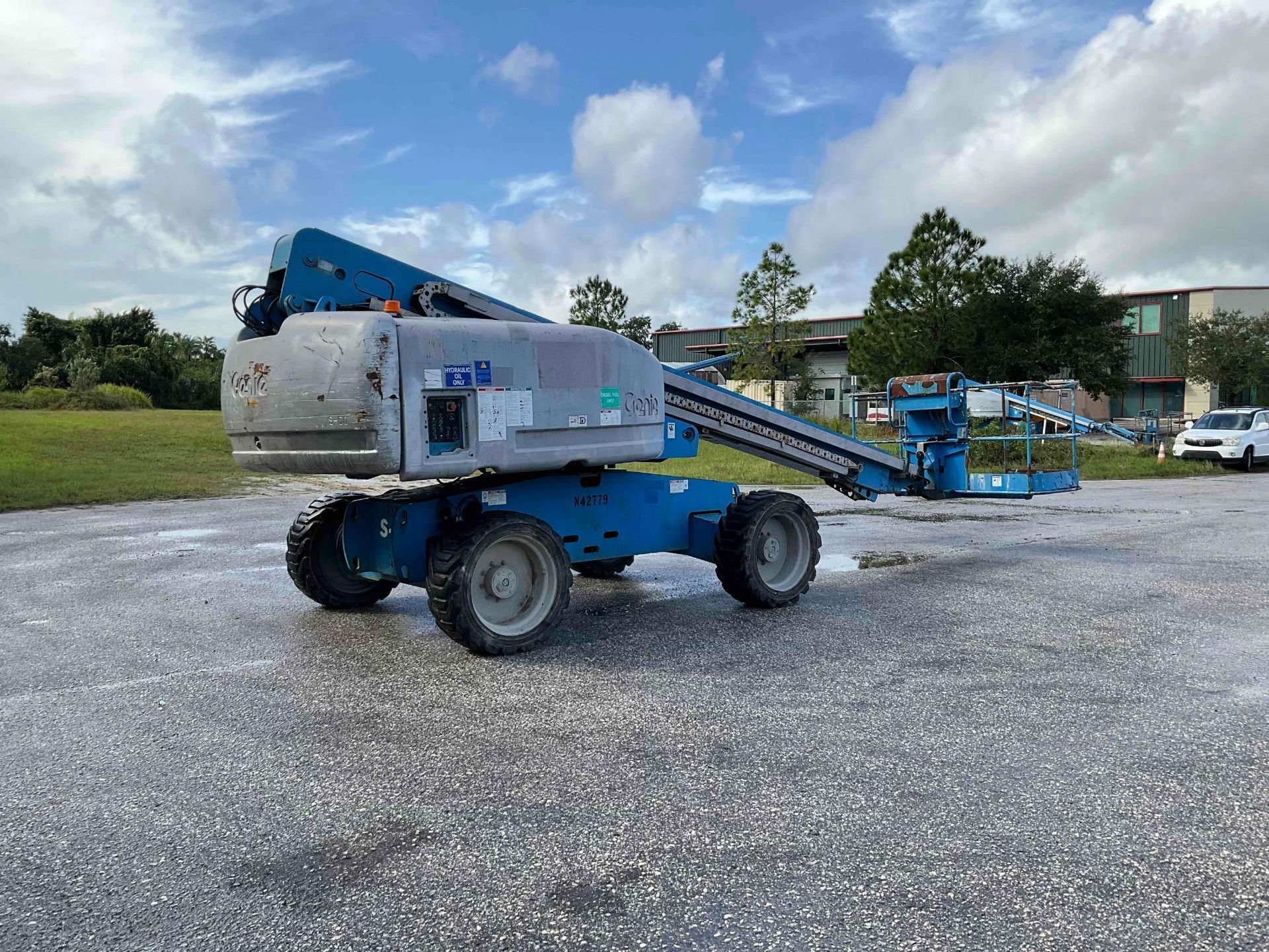 GENIE BOOM LIFT MODEL S-60, DIESEL, 4x4, APPROX MAX PLATFORM HEIGHT 60FT, APPROX MAX REACH 50FT, FOA - Image 10 of 30