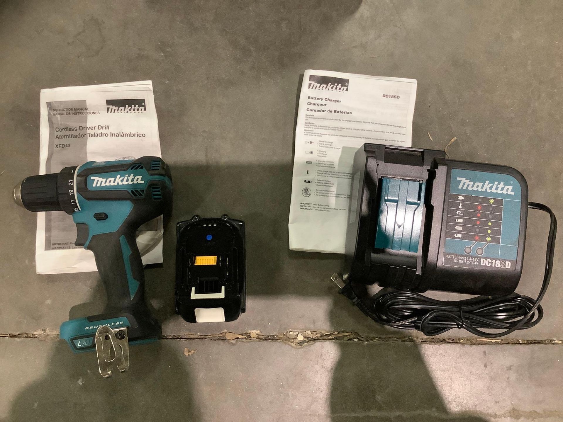 ( 1 )MAKITA BRUSHLESS CORDLESS DRIVER DRILL MODEL XFD13, RECONDITION , ( 1 ) 18V LITHIUM ION BATTERY - Image 2 of 9