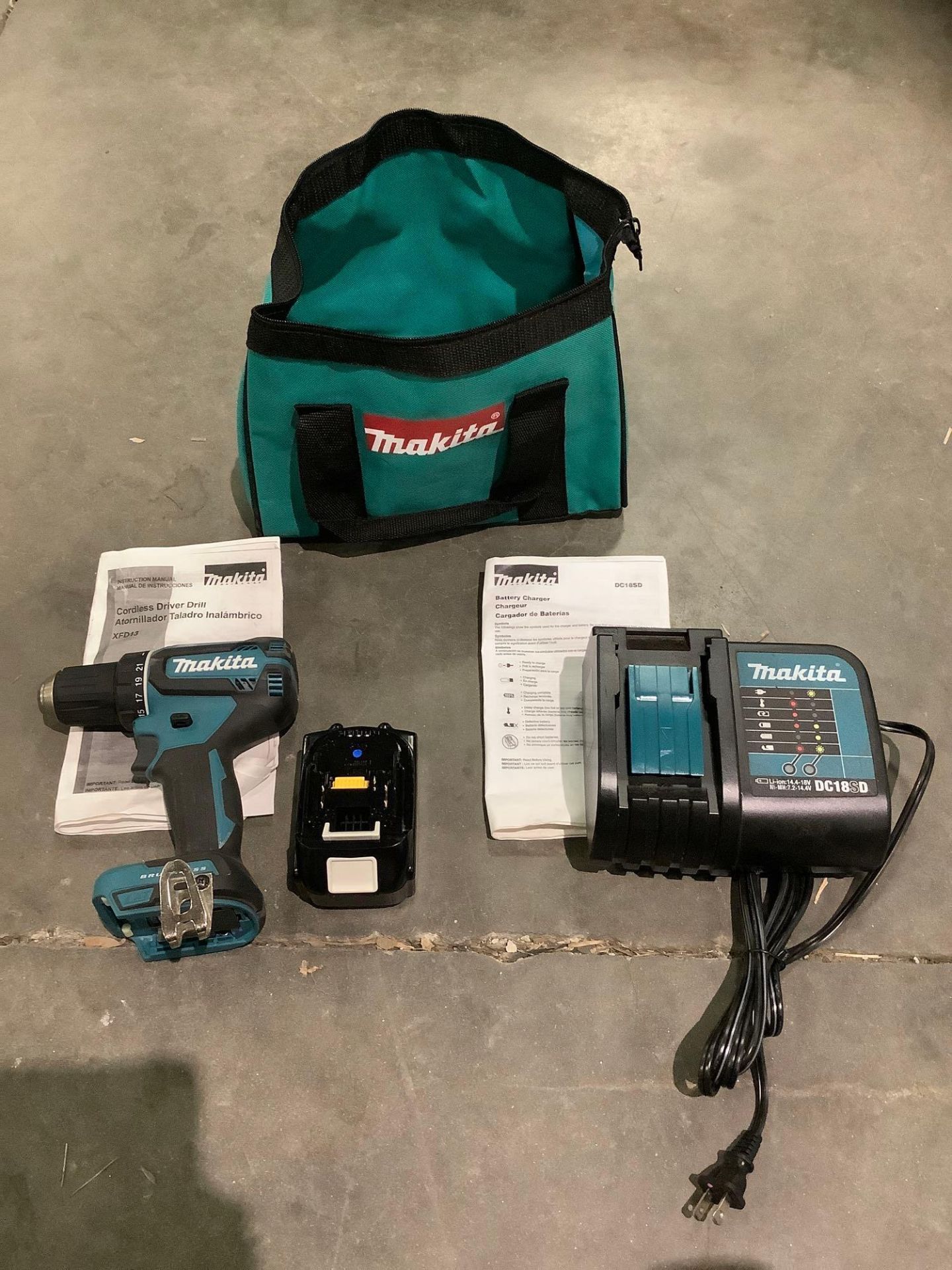( 1 )MAKITA BRUSHLESS CORDLESS DRIVER DRILL MODEL XFD13, RECONDITION , ( 1 ) 18V LITHIUM ION BATTERY